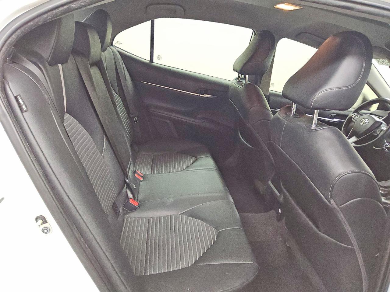 2021 TOYOTA CAMRY SE photo 19