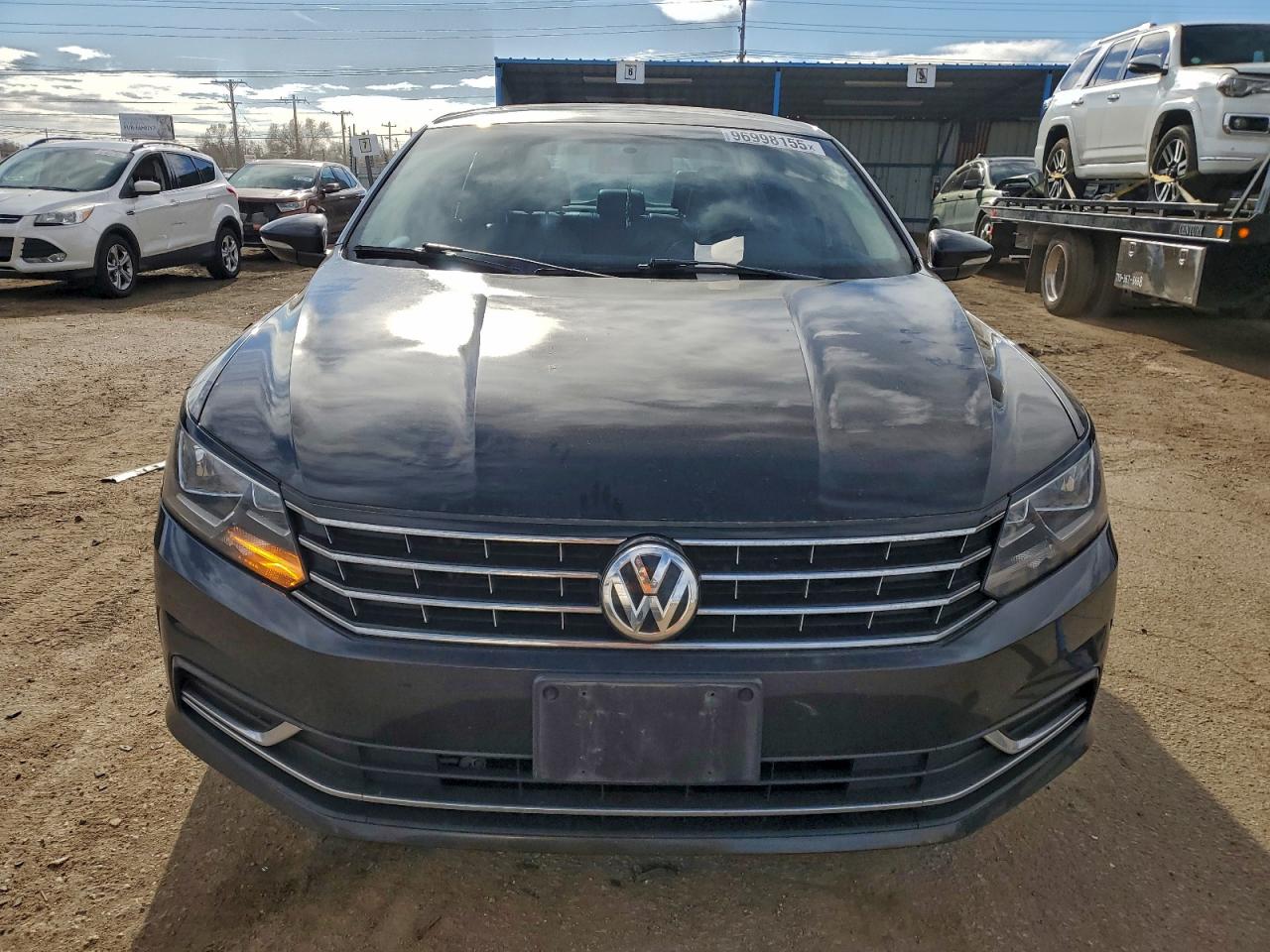 2017 VOLKSWAGEN PASSAT SE photo 9
