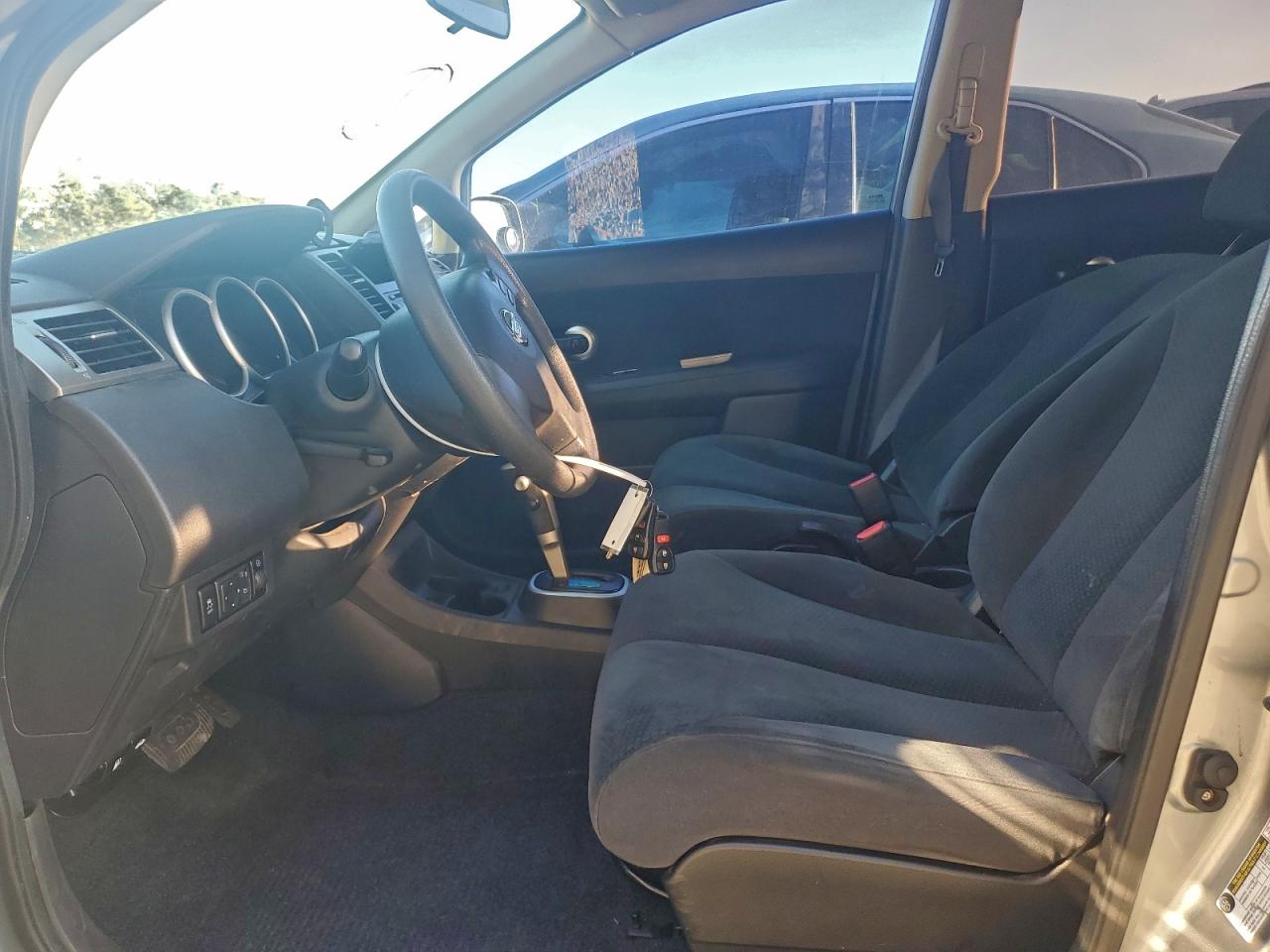 2012 NISSAN VERSA S photo 13