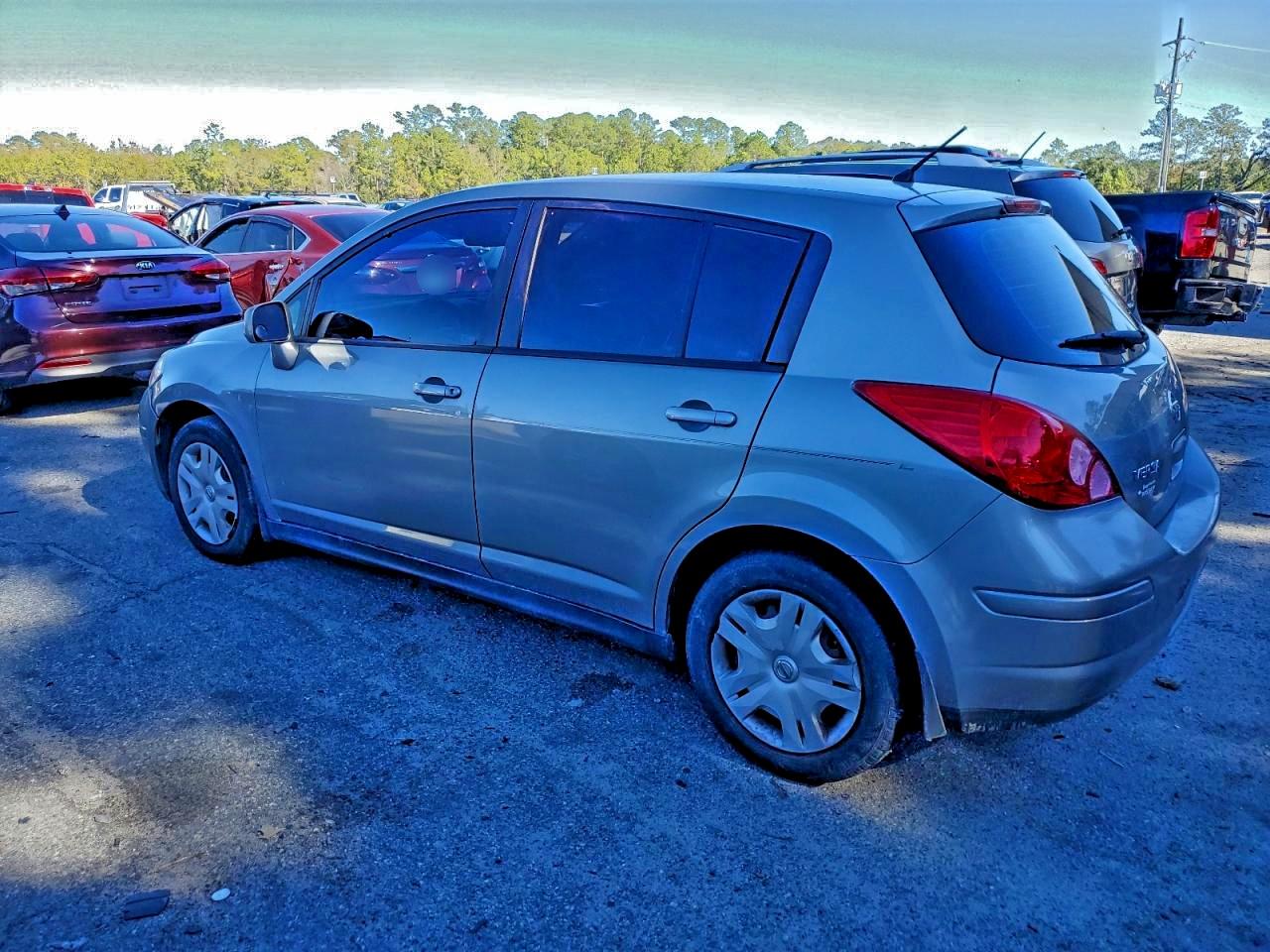 2012 NISSAN VERSA S photo 3