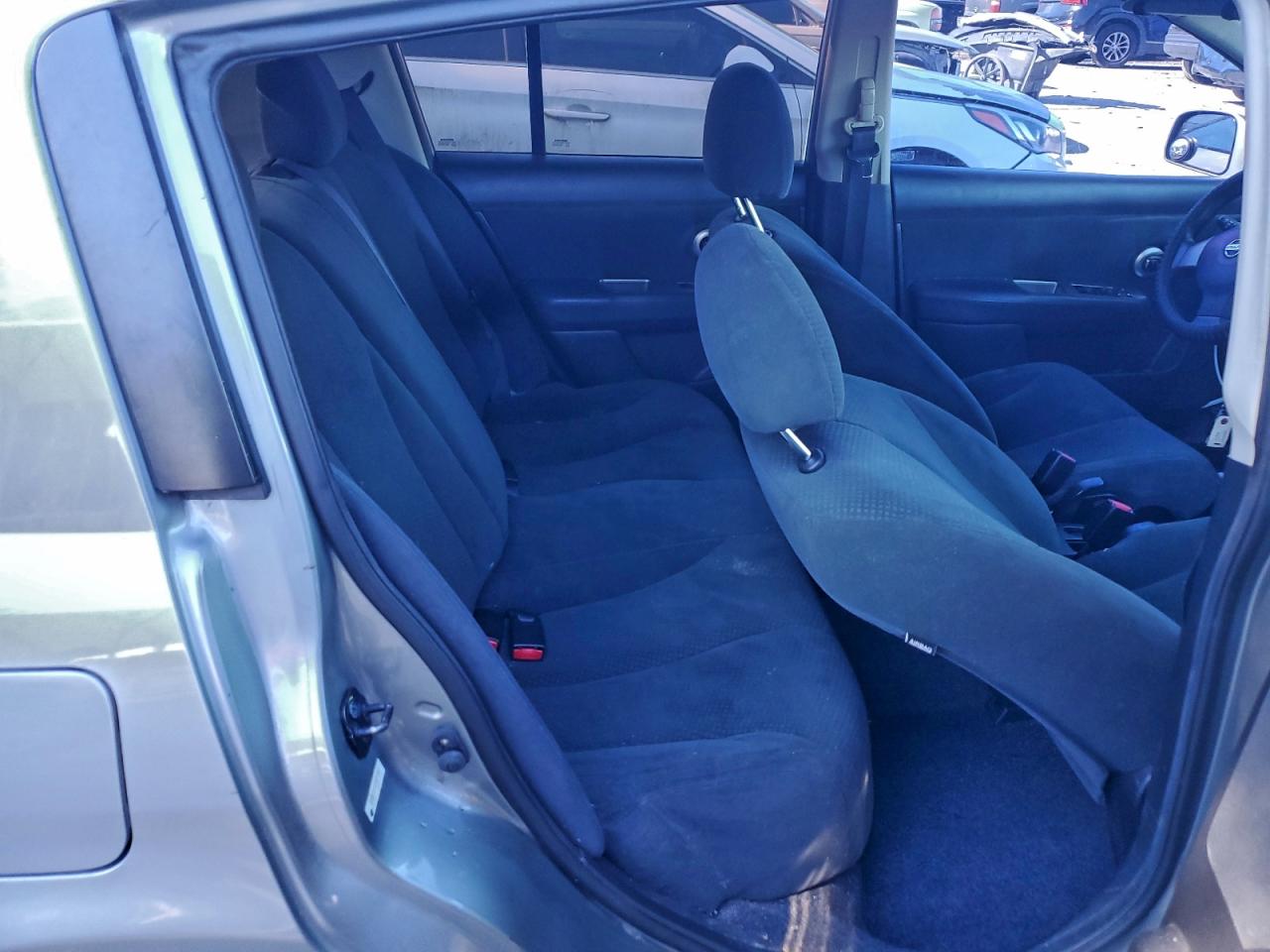 2012 NISSAN VERSA S photo 19