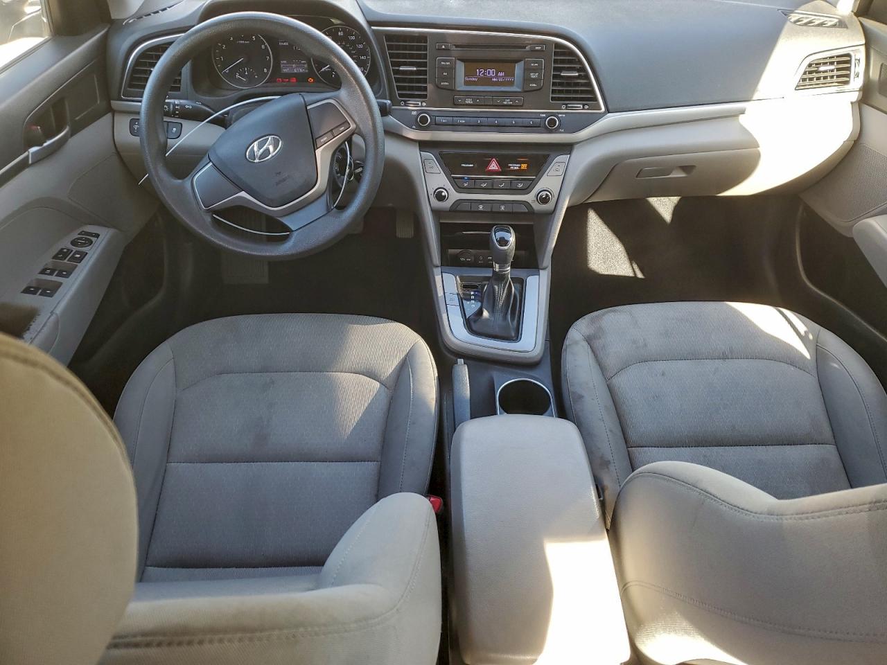2017 HYUNDAI ELANTRA SE photo 8