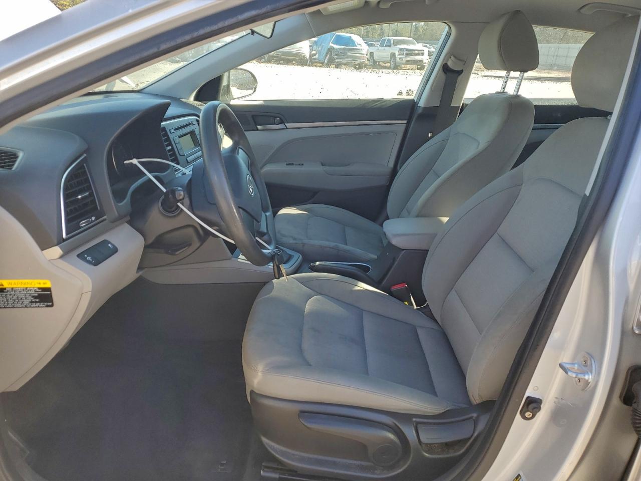 2017 HYUNDAI ELANTRA SE photo 7