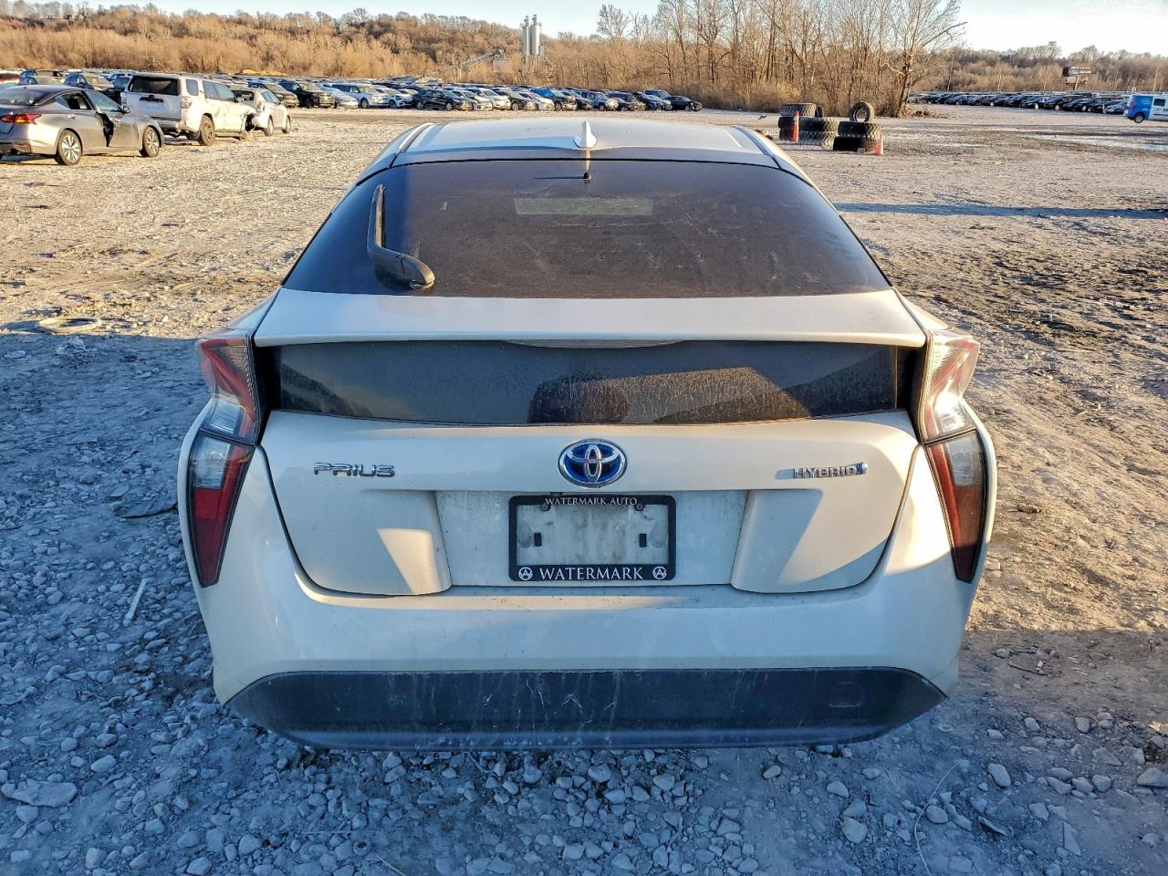 2017 TOYOTA PRIUS photo 6
