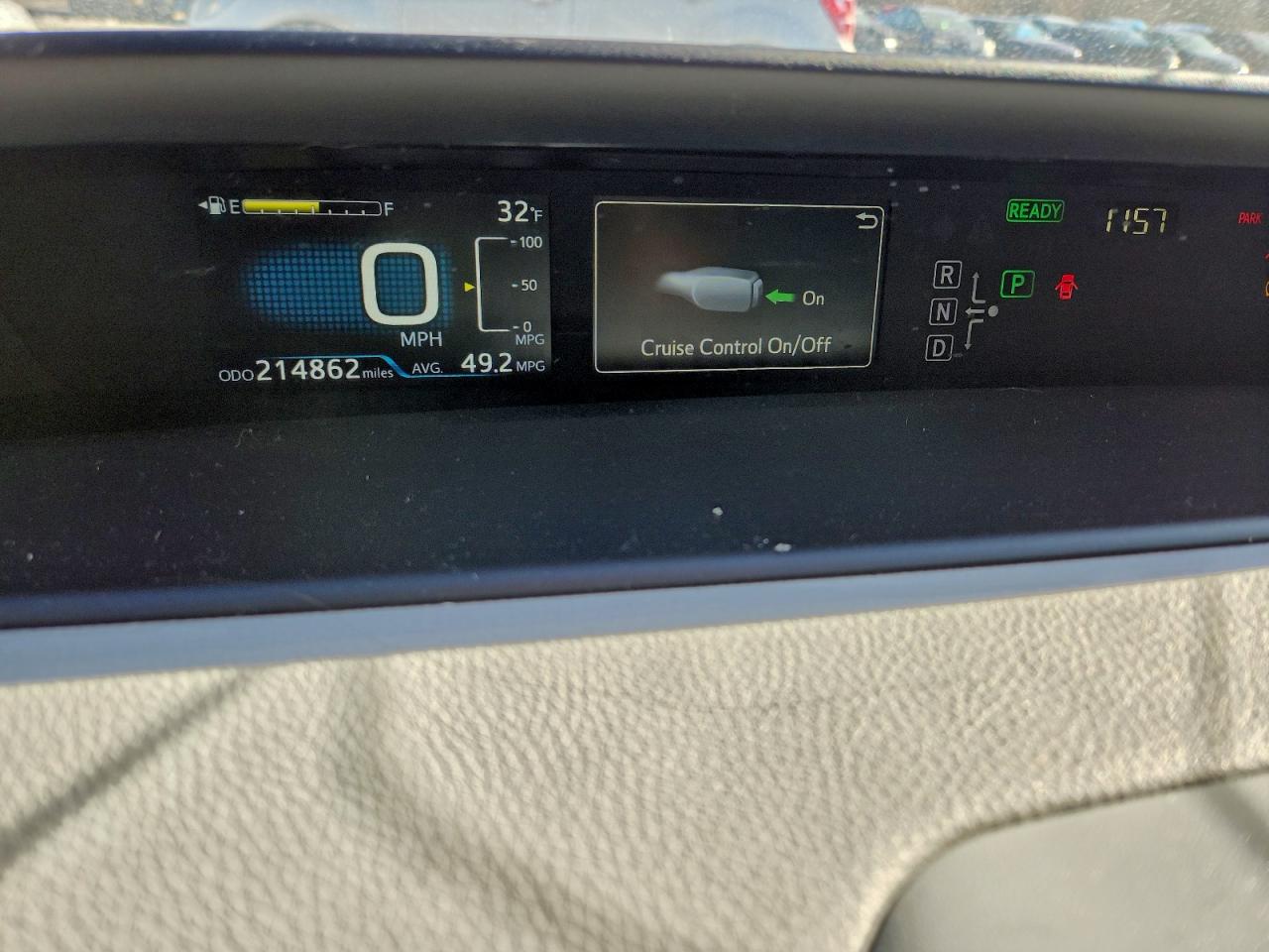 2017 TOYOTA PRIUS photo 9