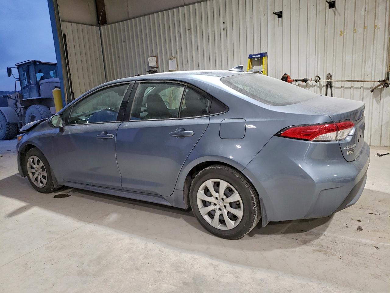 2021 TOYOTA COROLLA LE photo 2