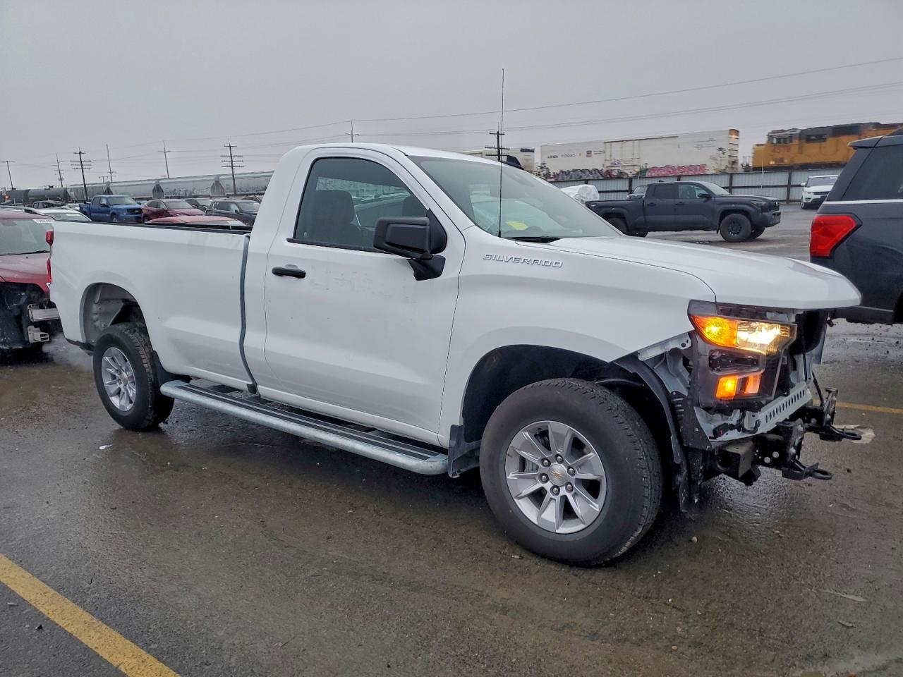 2025 CHEVROLET SILVERADO C1500 photo 4