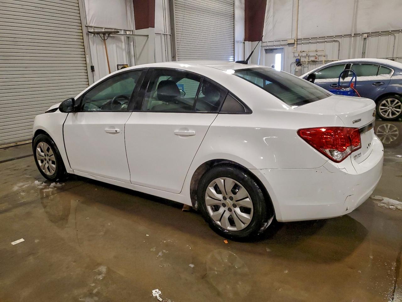 2014 CHEVROLET CRUZE LS photo 2