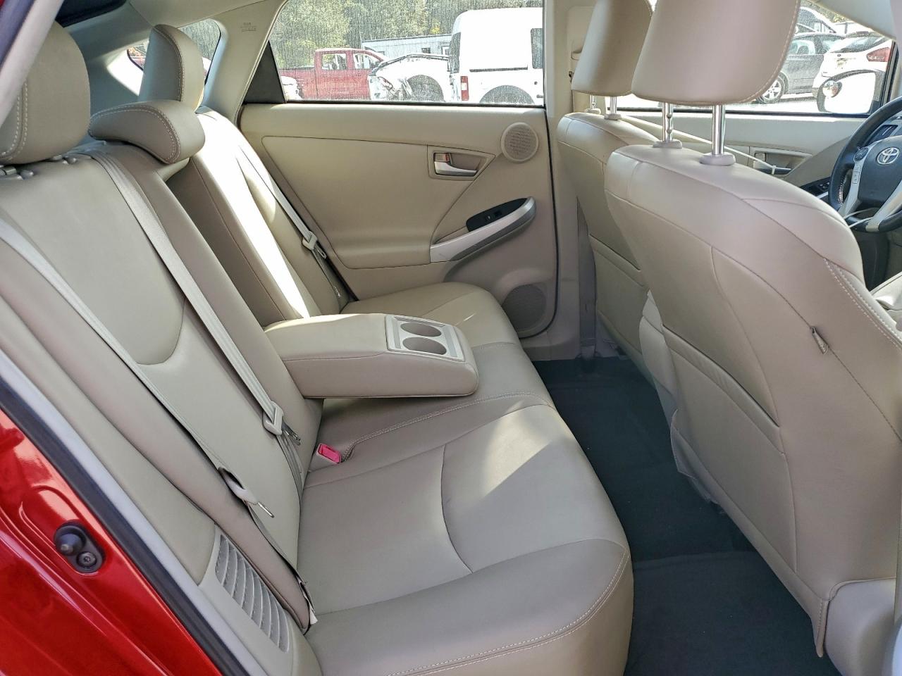 2014 TOYOTA PRIUS photo 10