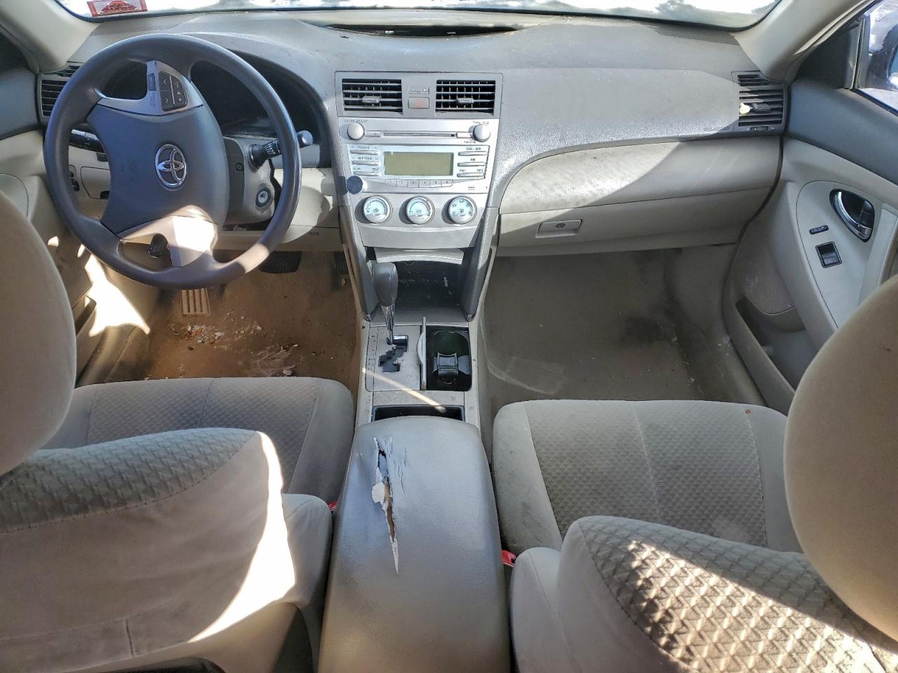2009 TOYOTA CAMRY LE photo 8