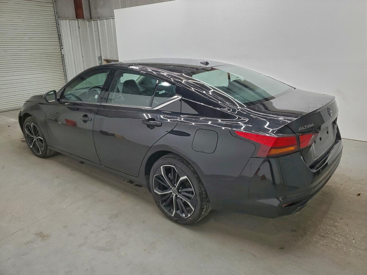 2025 NISSAN ALTIMA SR photo 2