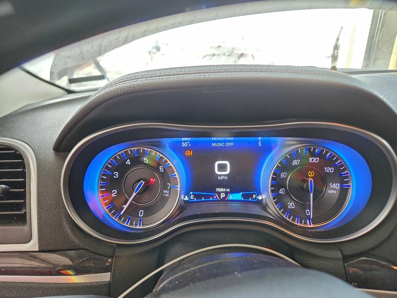 2019 CHRYSLER 300 LIMITED photo 9