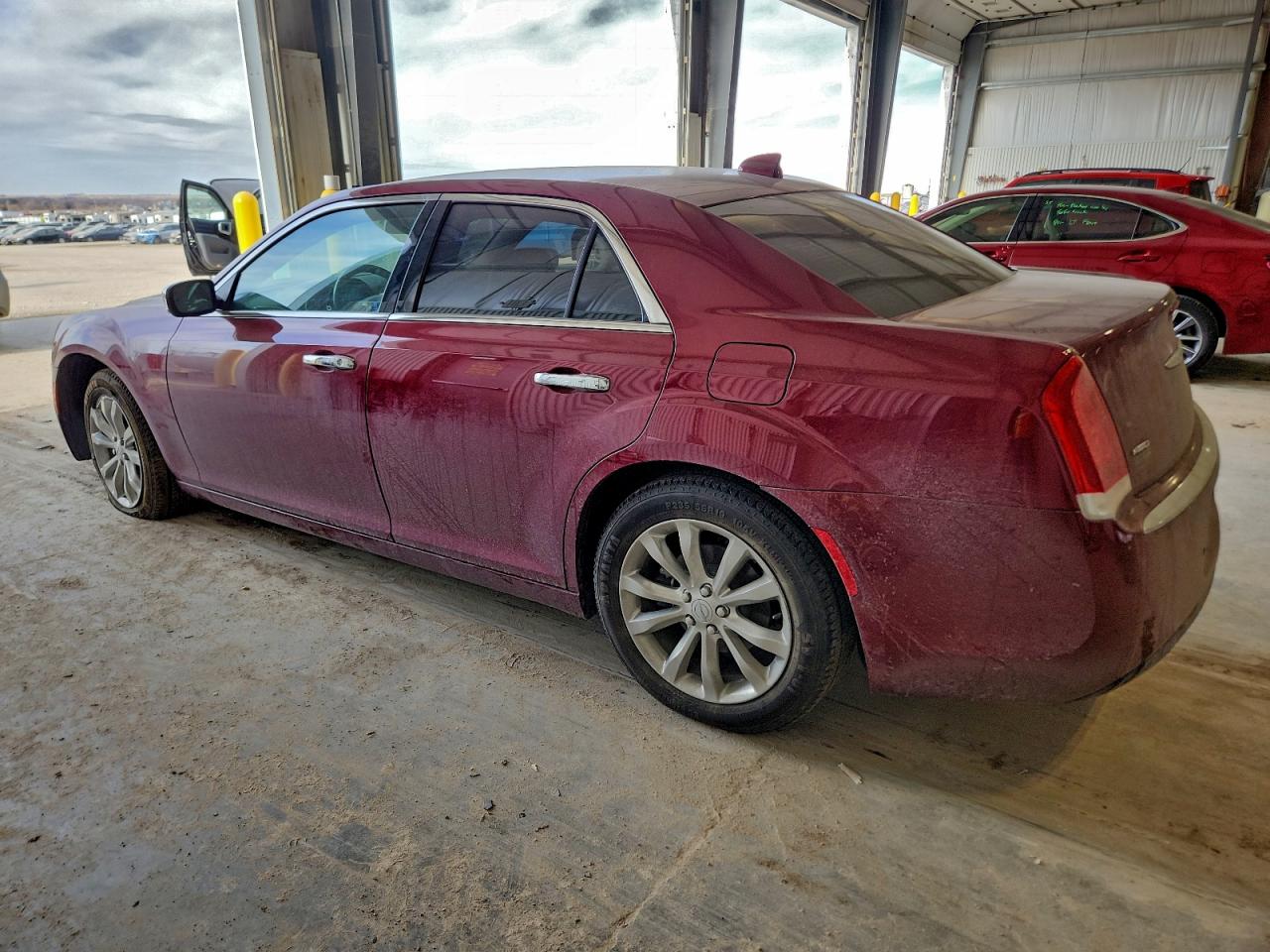 2019 CHRYSLER 300 LIMITED photo 2