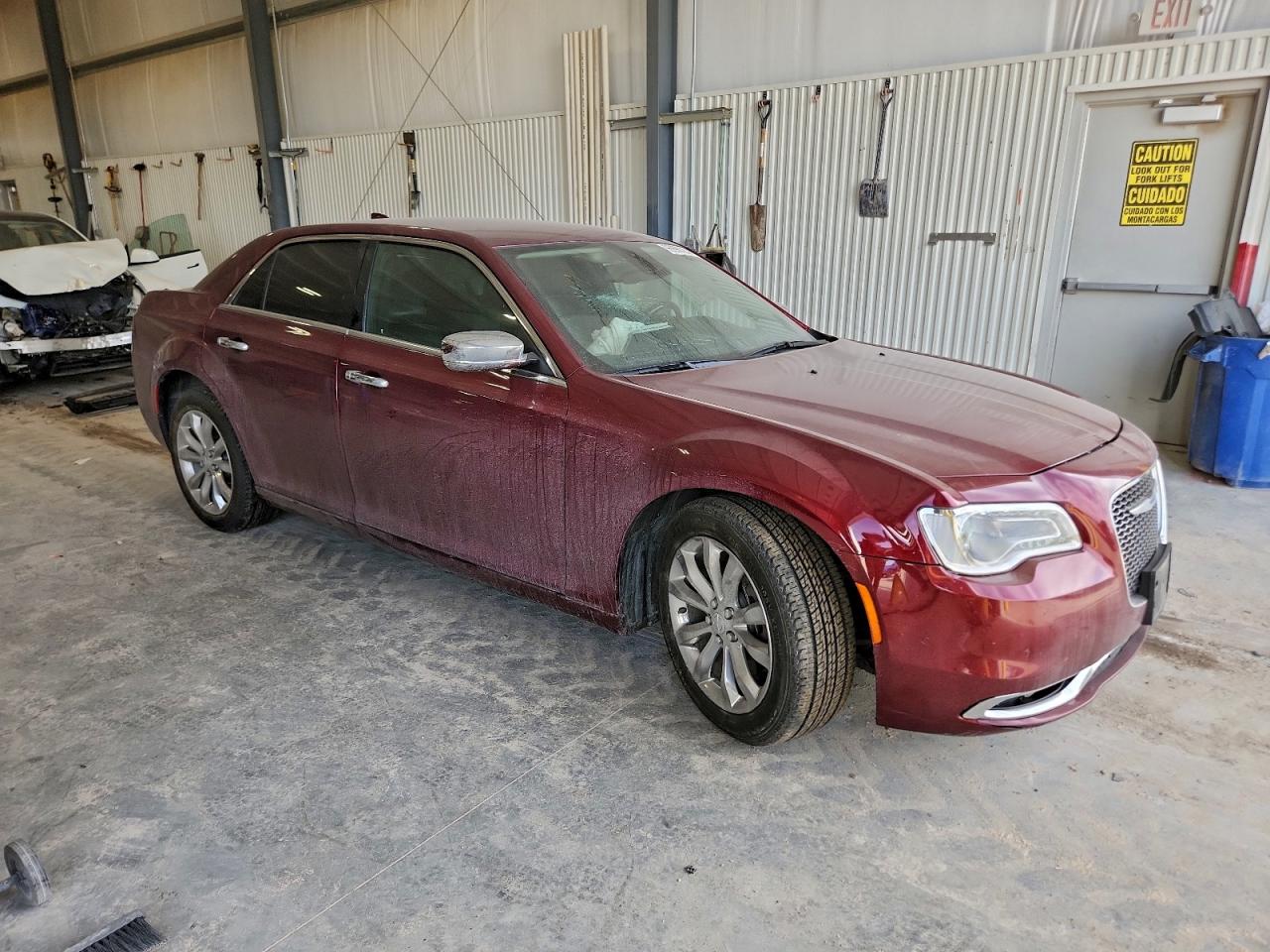 2019 CHRYSLER 300 LIMITED photo 4