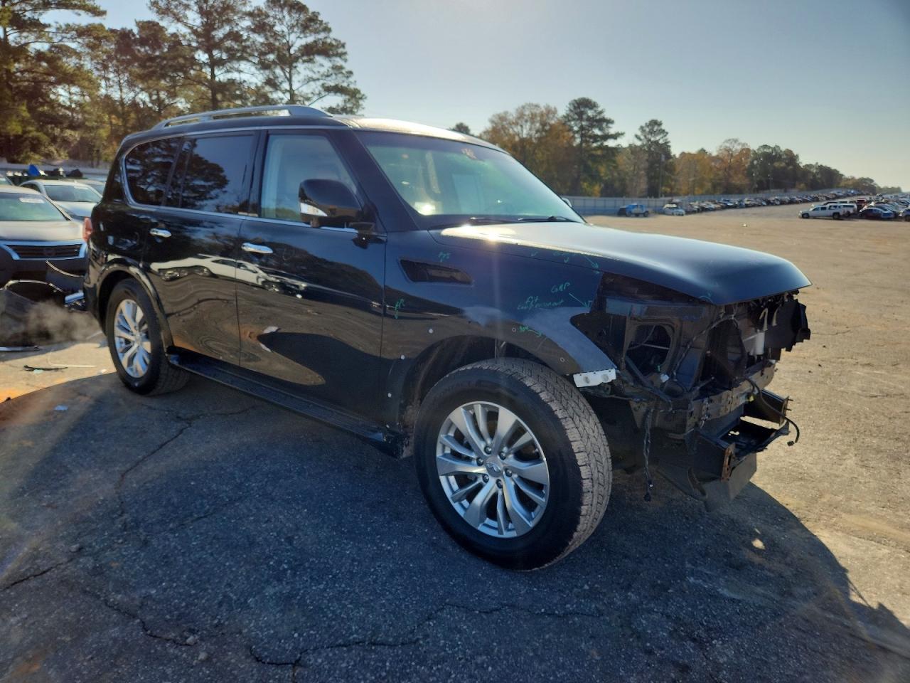 2017 INFINITI QX80 BASE photo 7