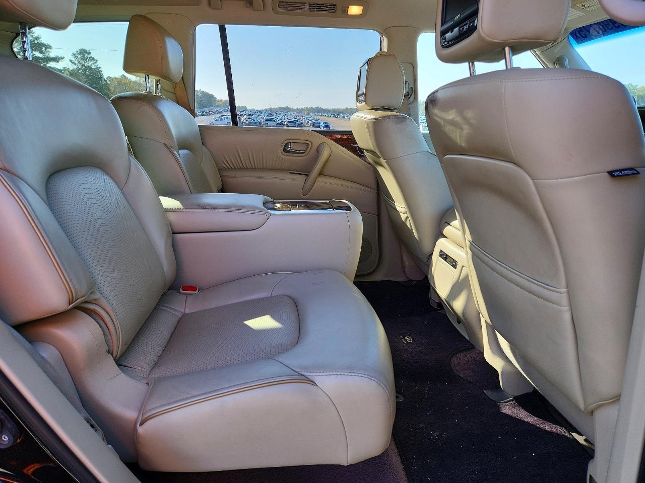 2017 INFINITI QX80 BASE photo 21