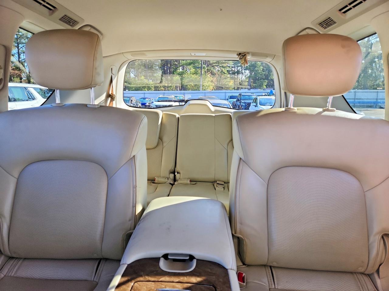 2017 INFINITI QX80 BASE photo 19