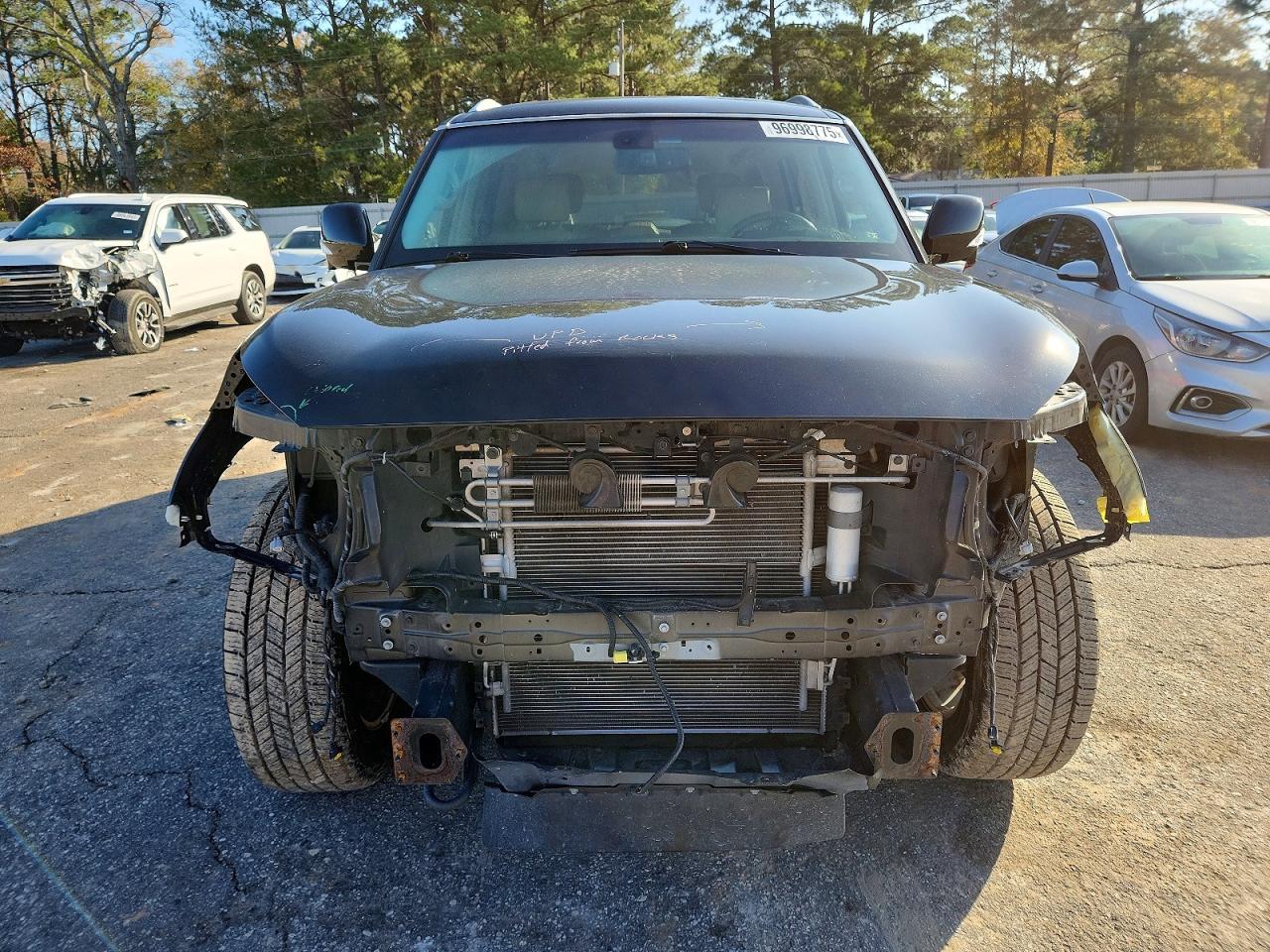 2017 INFINITI QX80 BASE photo 9