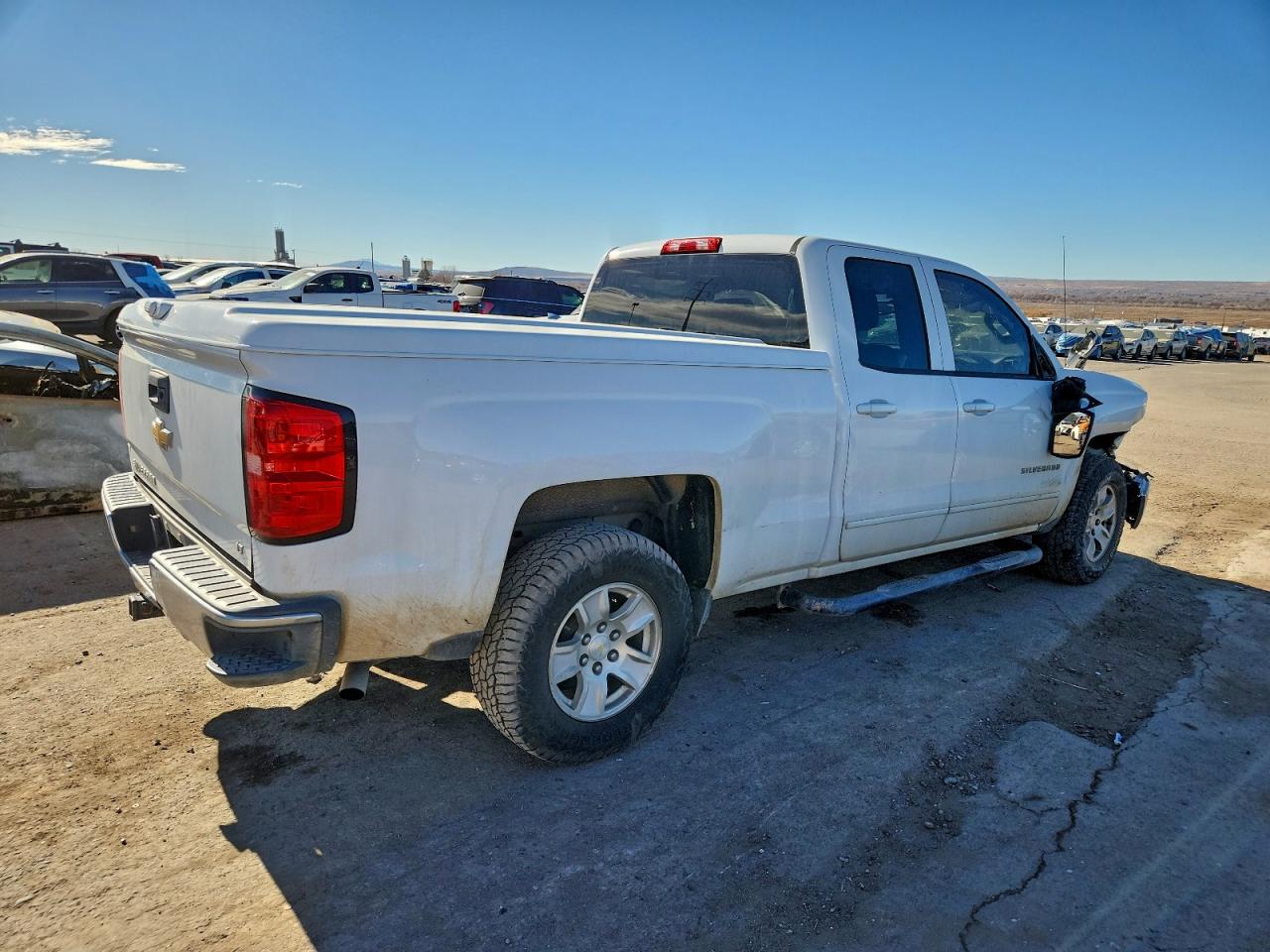 2015 CHEVROLET SILVERADO C1500 LT photo 3