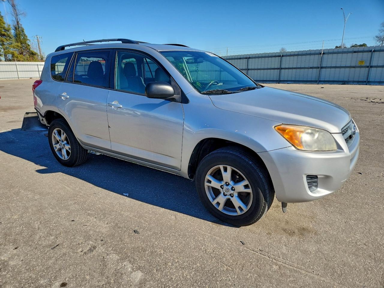 2011 TOYOTA RAV4 photo 4
