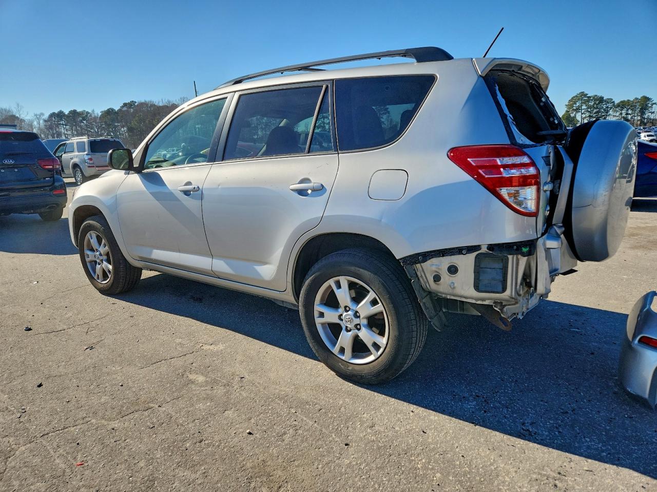 2011 TOYOTA RAV4 photo 2