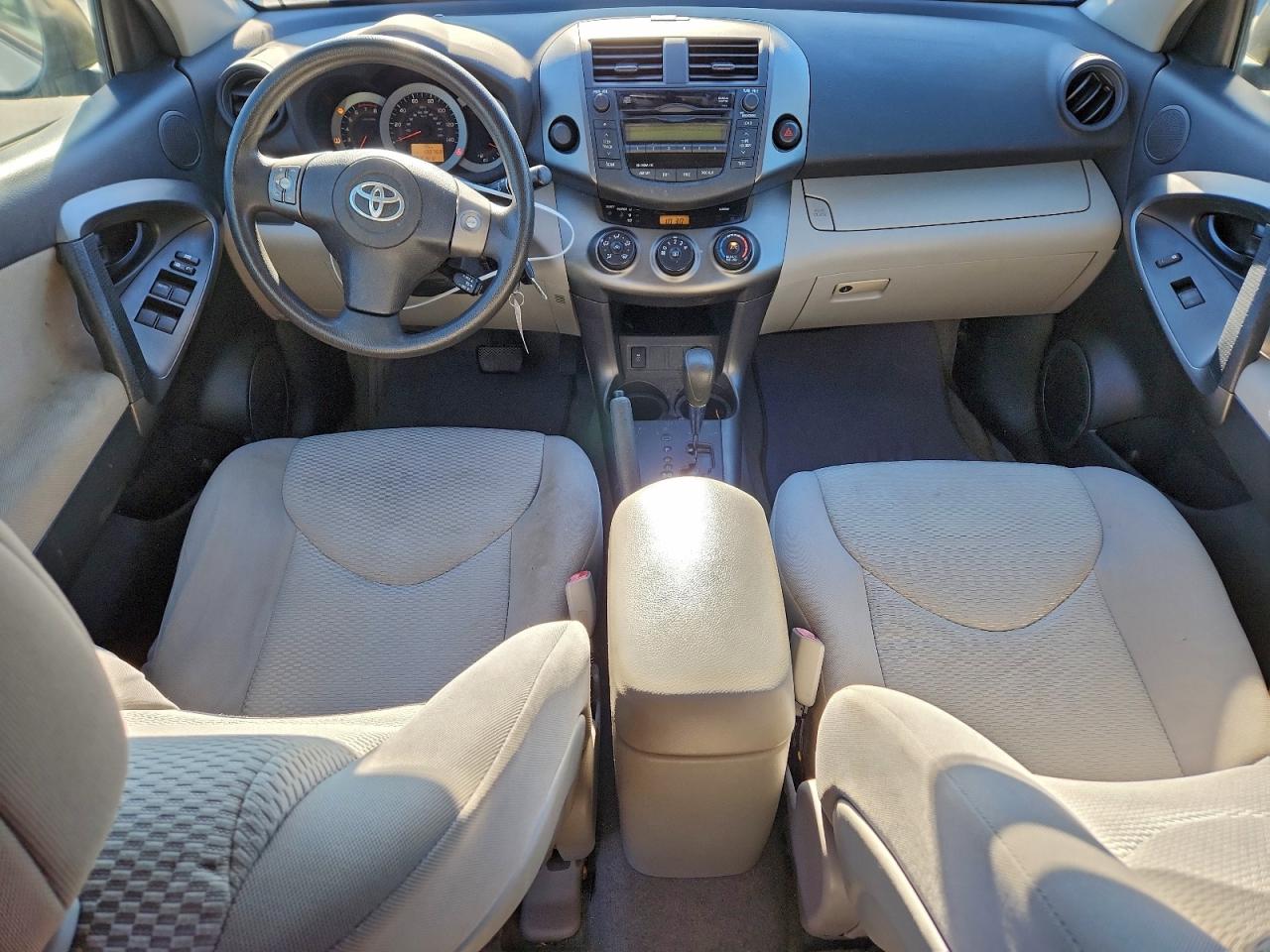 2011 TOYOTA RAV4 photo 8