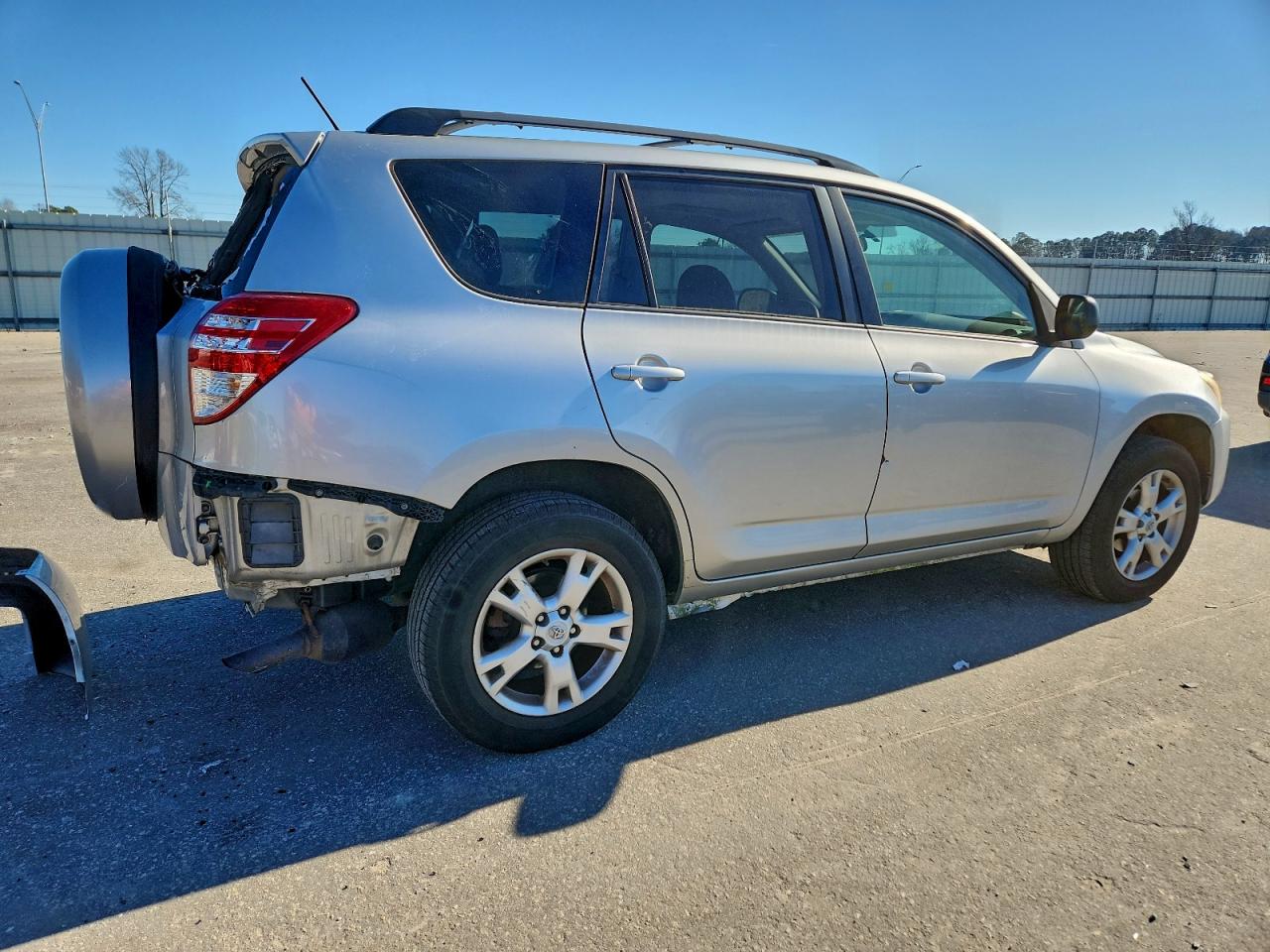2011 TOYOTA RAV4 photo 3