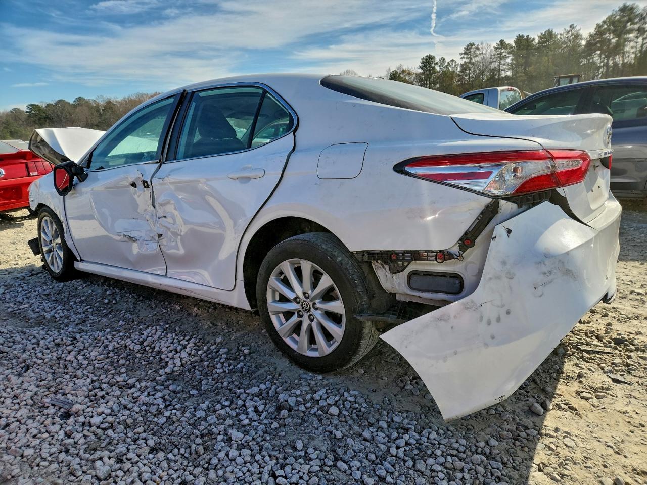 2020 TOYOTA CAMRY LE photo 2