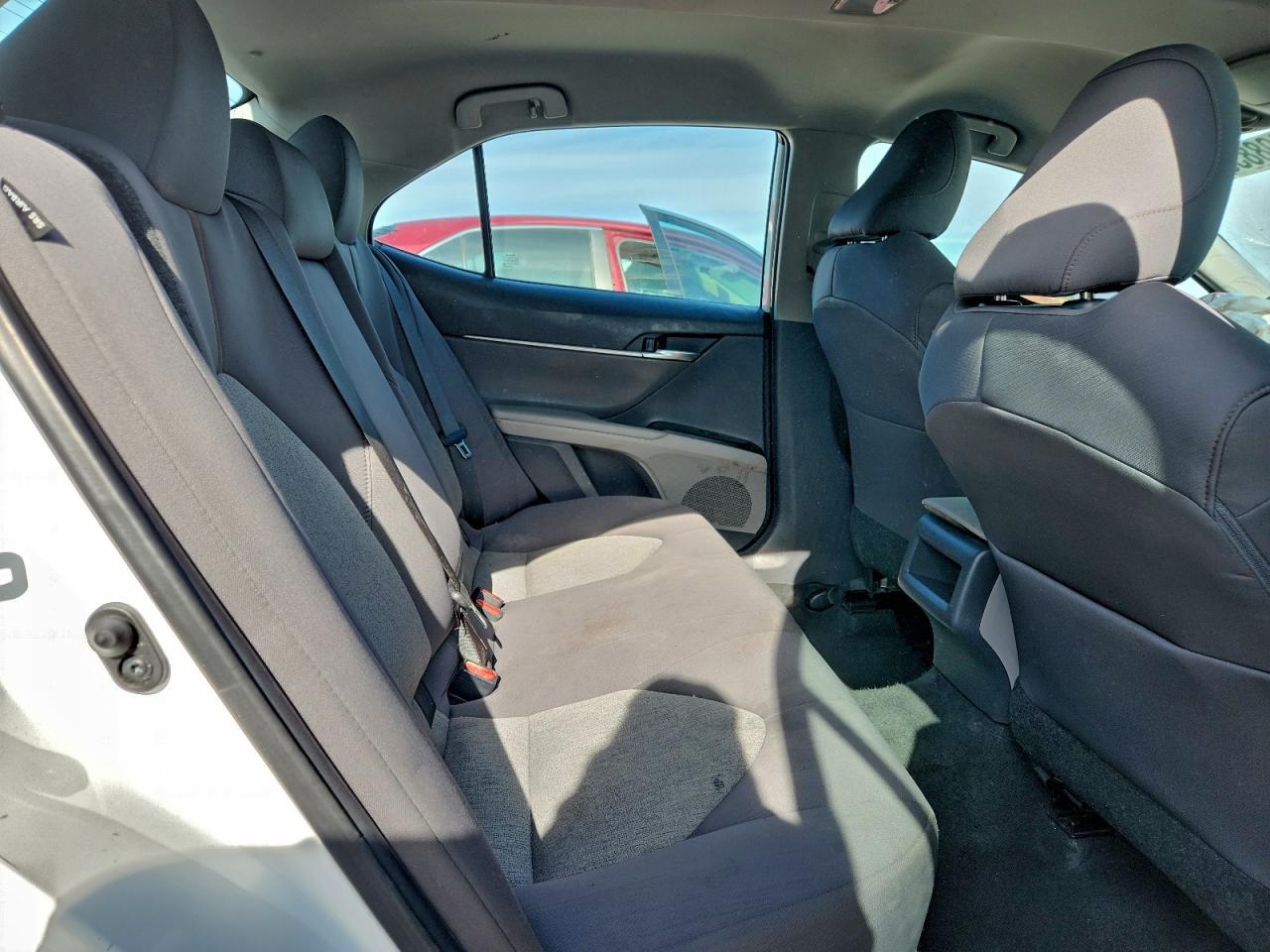 2020 TOYOTA CAMRY LE photo 10