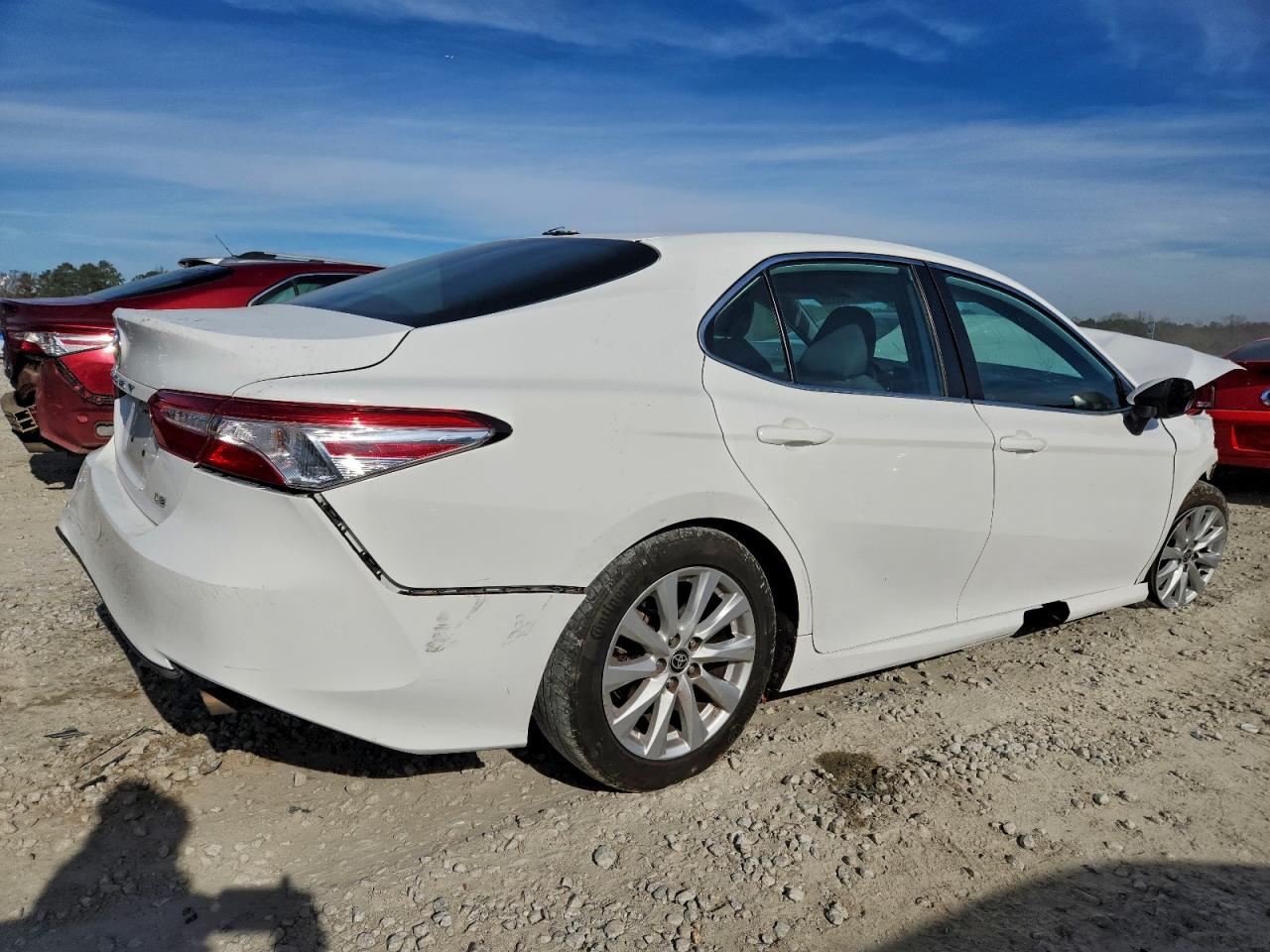2020 TOYOTA CAMRY LE photo 3
