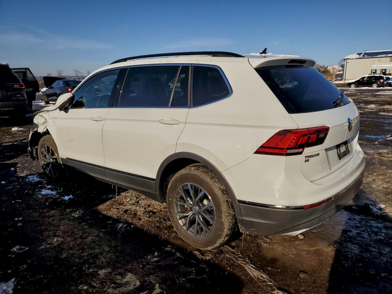 2020 VOLKSWAGEN TIGUAN SE photo 2