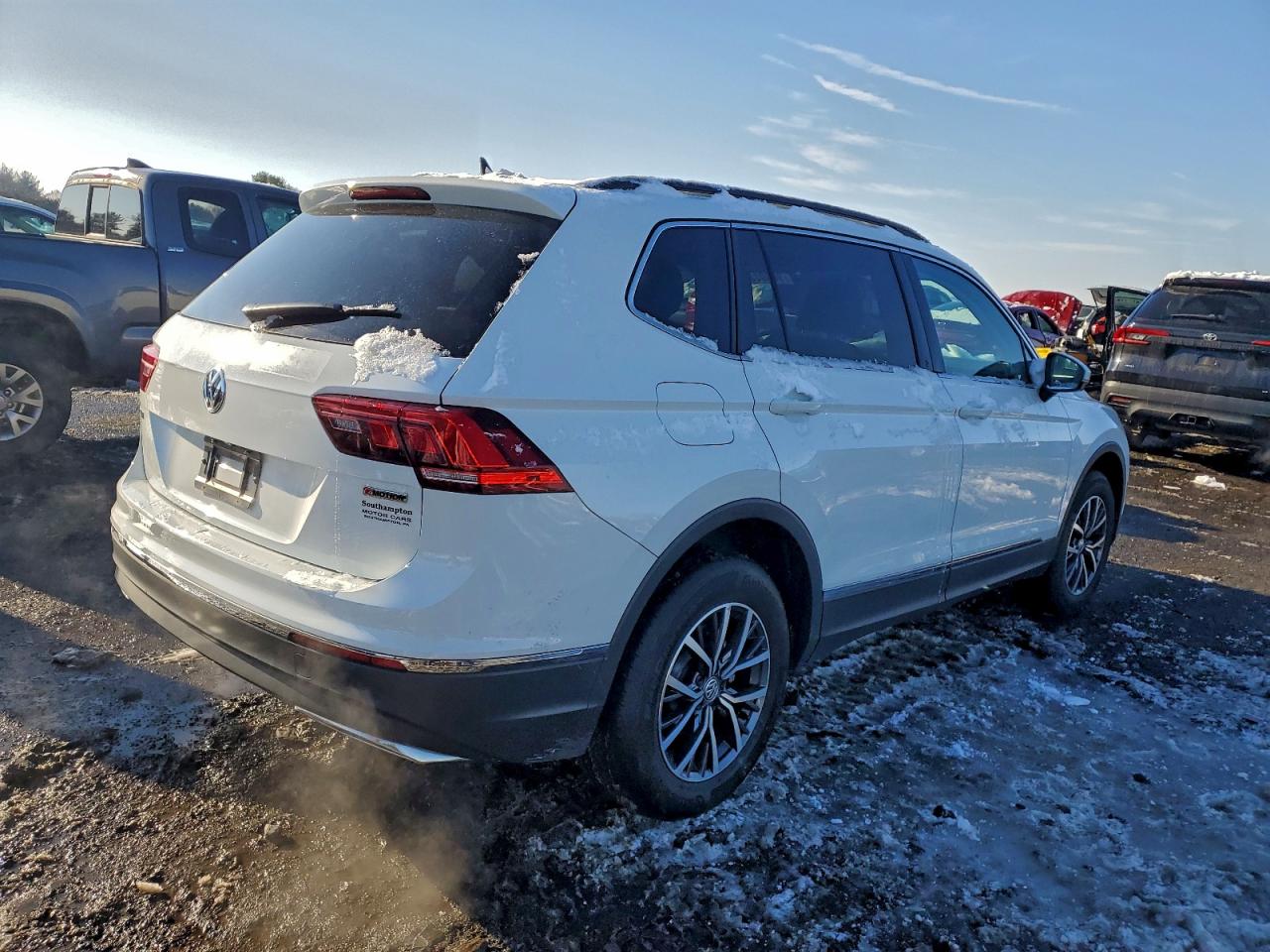 2020 VOLKSWAGEN TIGUAN SE photo 3