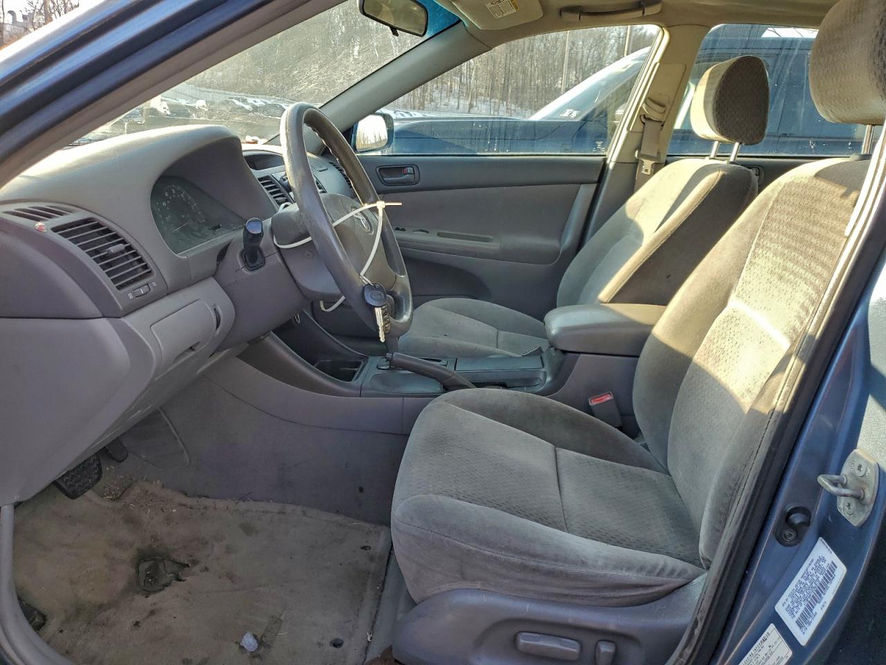 2002 TOYOTA CAMRY LE photo 7