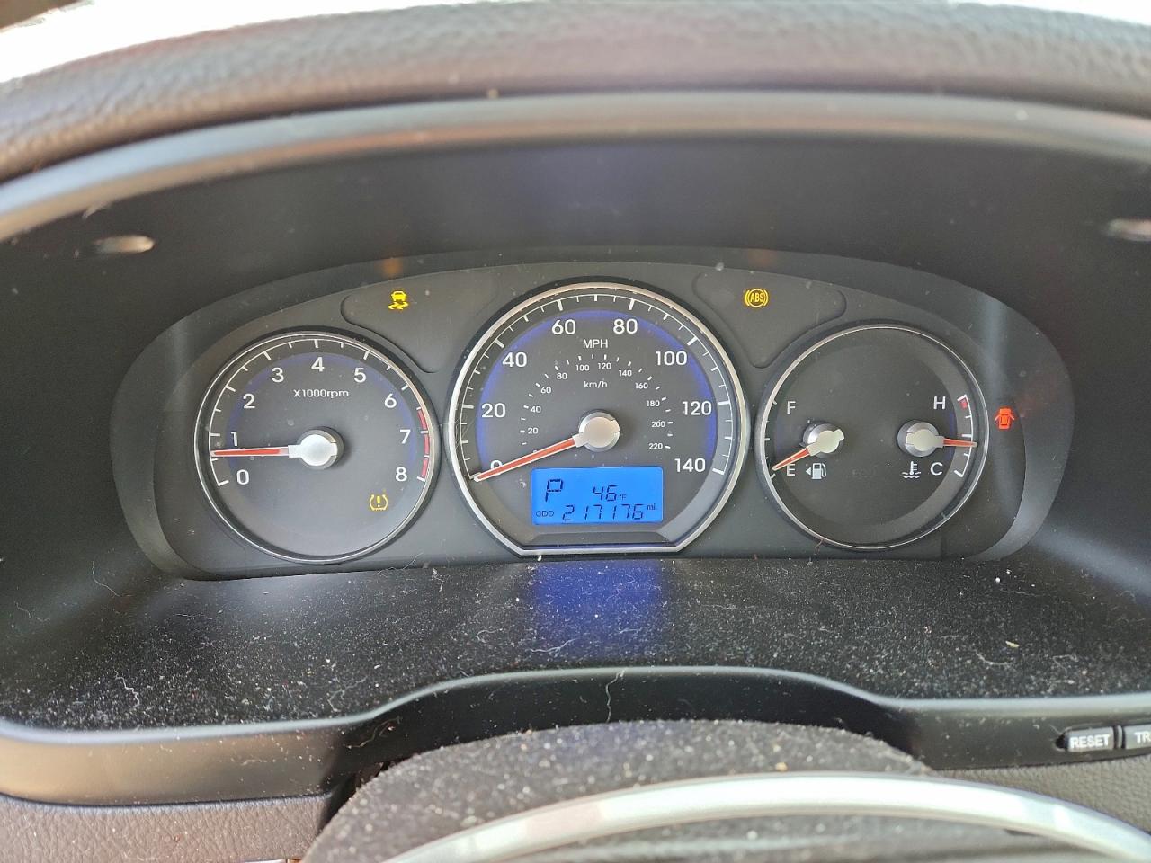 2011 HYUNDAI SANTA FE GLS photo 9