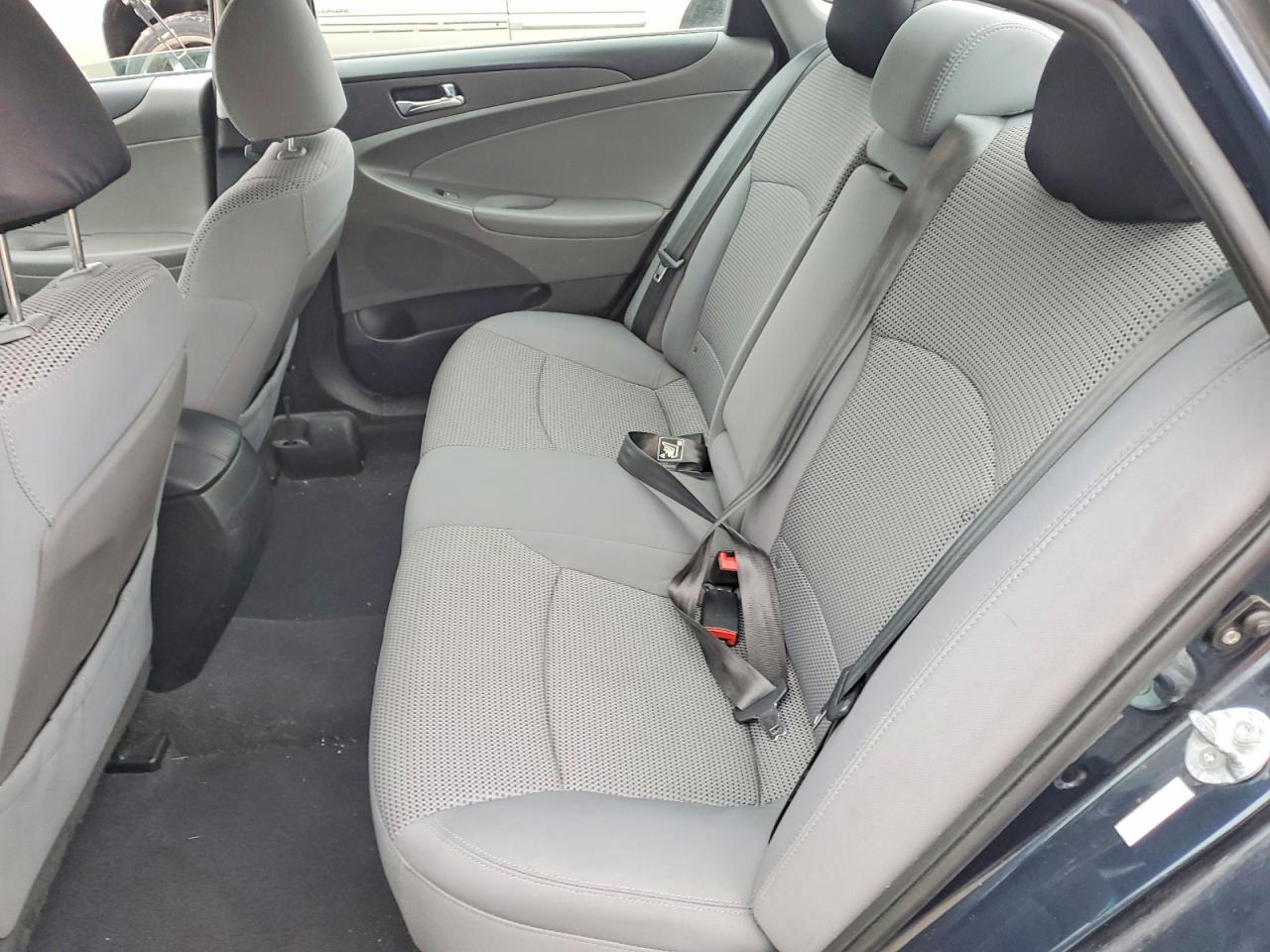 2011 HYUNDAI SONATA GLS photo 28