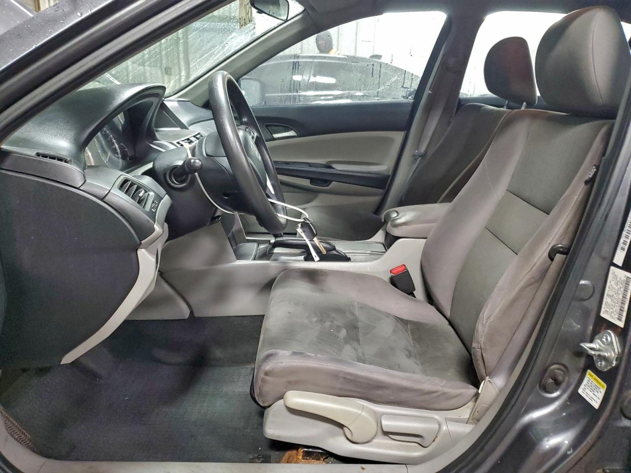 2011 HONDA ACCORD LX photo 7