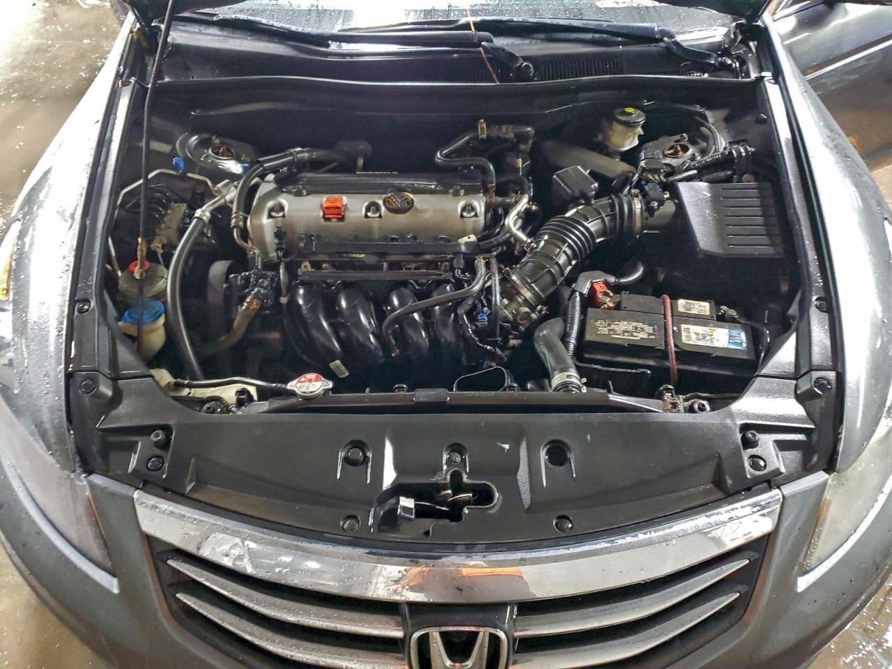 2011 HONDA ACCORD LX photo 11