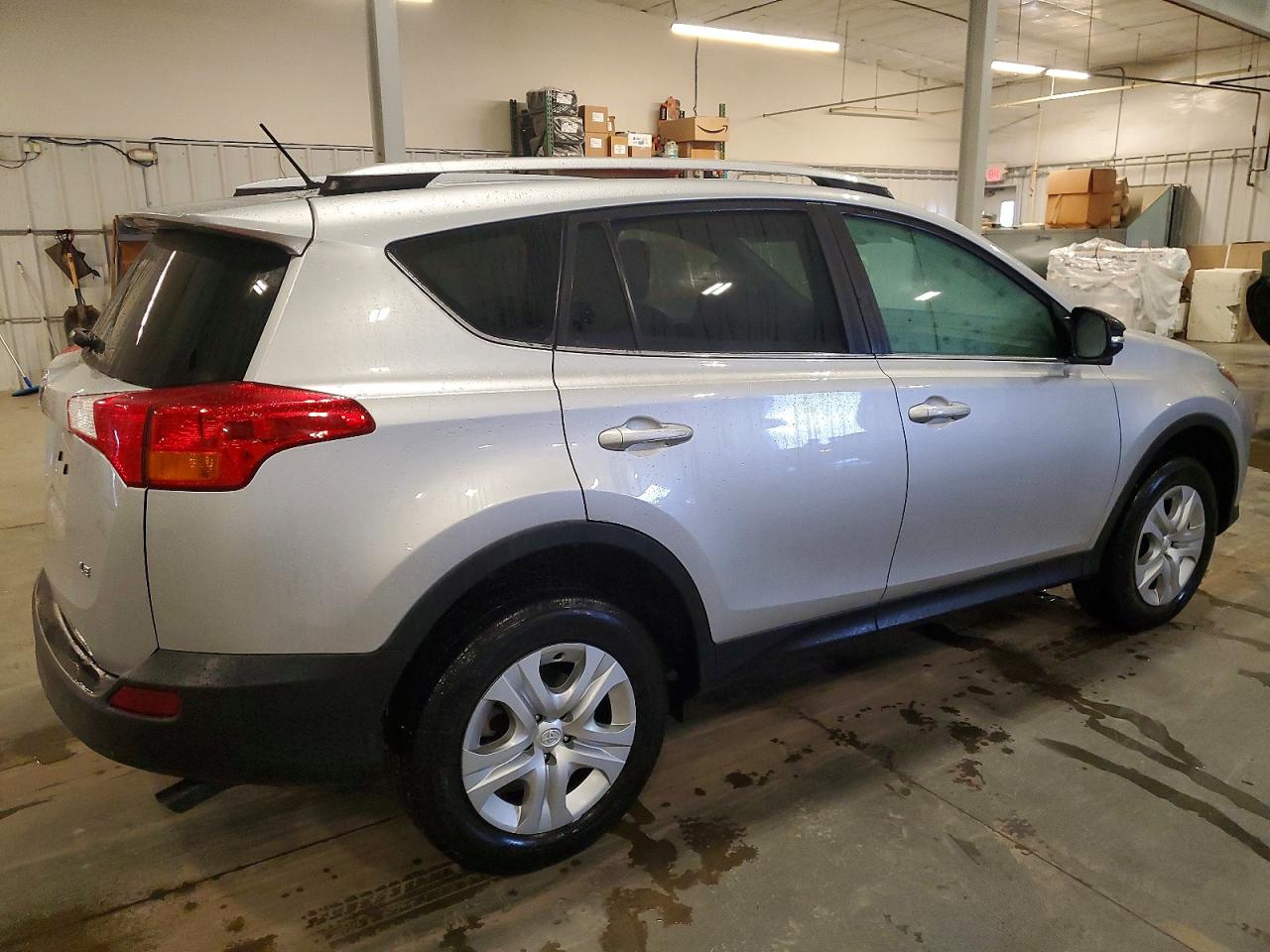 2014 TOYOTA RAV4 LE photo 3