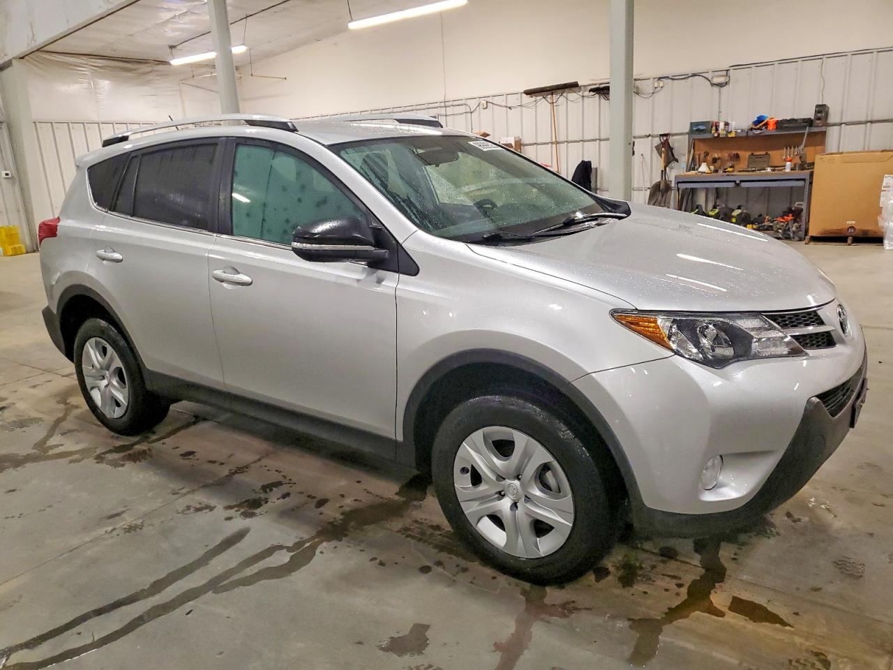 2014 TOYOTA RAV4 LE photo 4