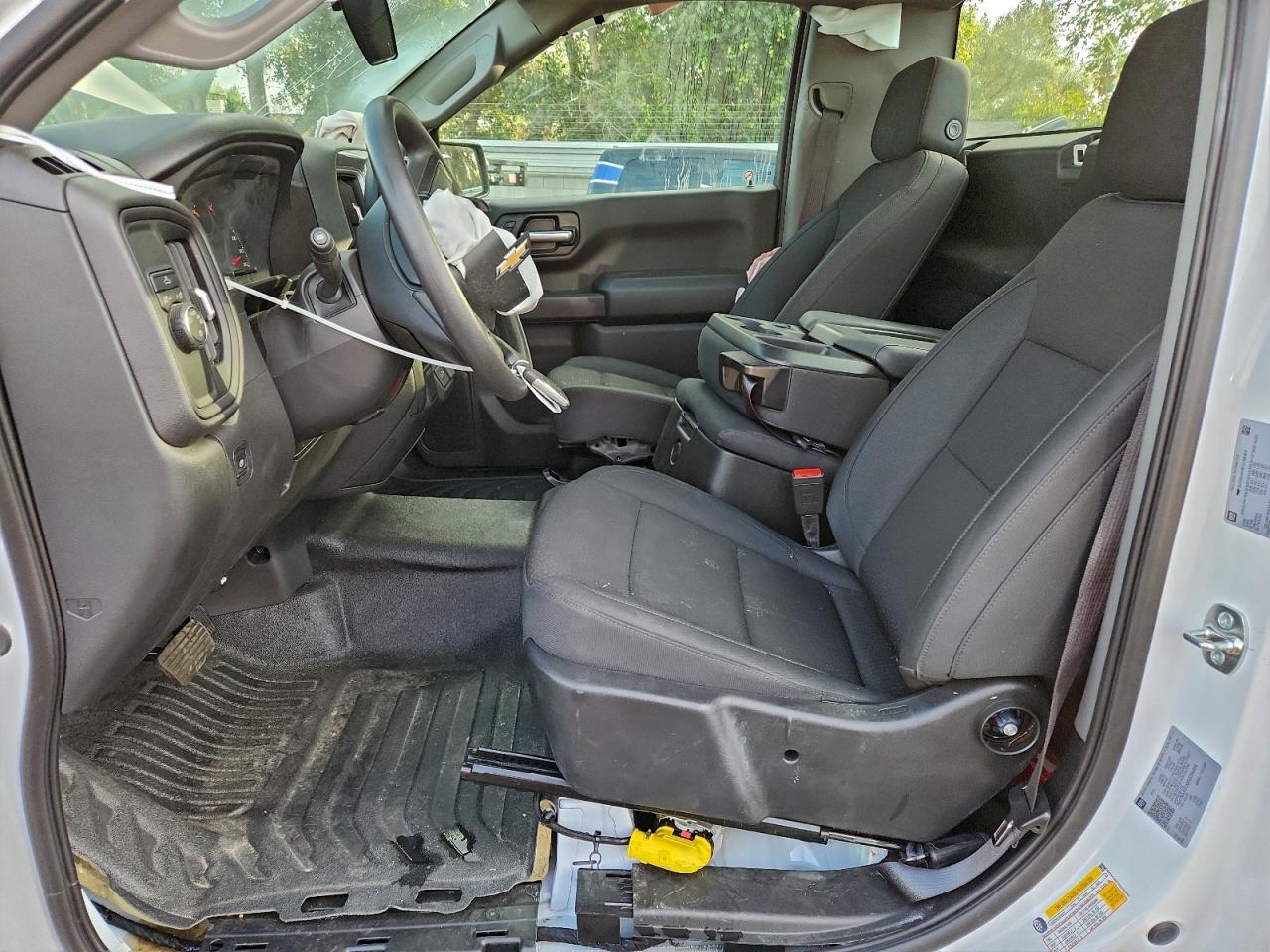 2025 CHEVROLET SILVERADO C1500 photo 13