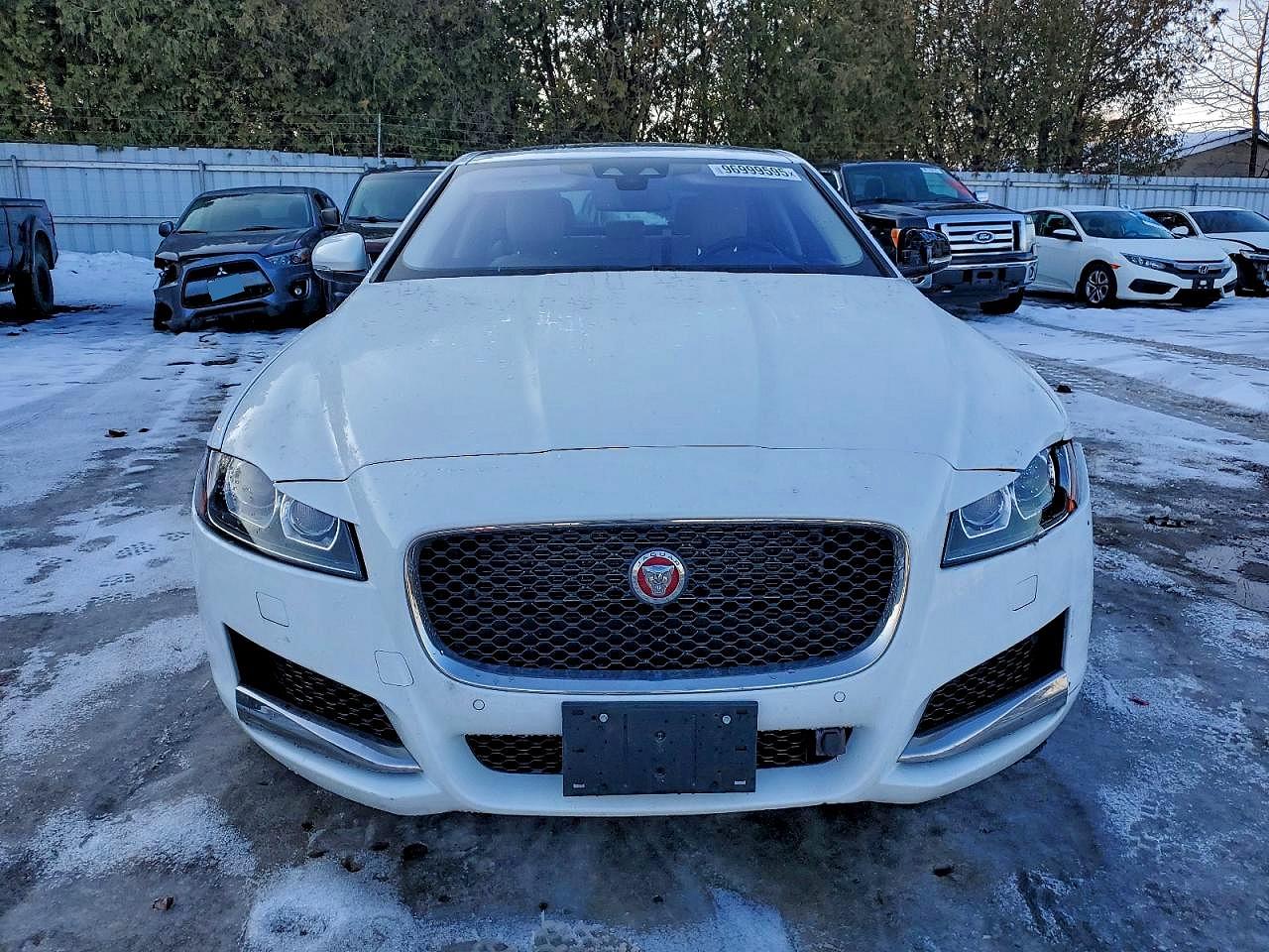 2016 JAGUAR XF PRESTIGE photo 9