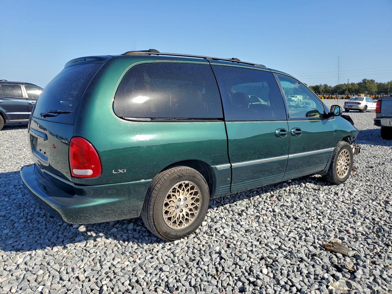 1998 CHRYSLER TOWN & COUNTRY LXI photo 5