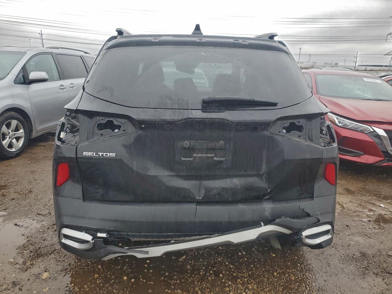 2023 KIA SELTOS S photo 11