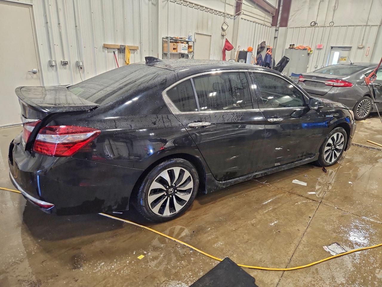 2017 HONDA ACCORD TOURING HYBRID photo 3
