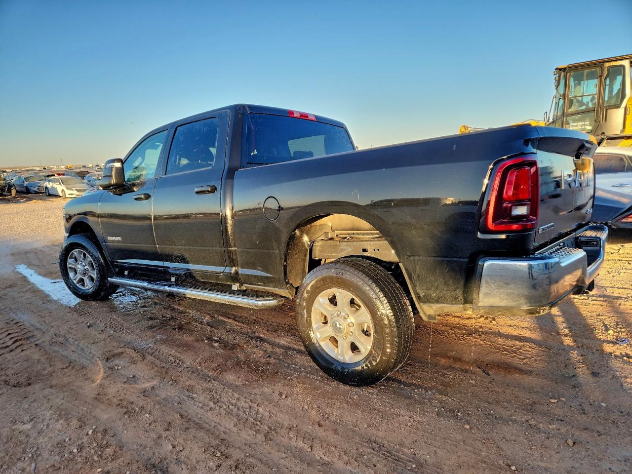 2025 RAM 2500 BIG HORN photo 3