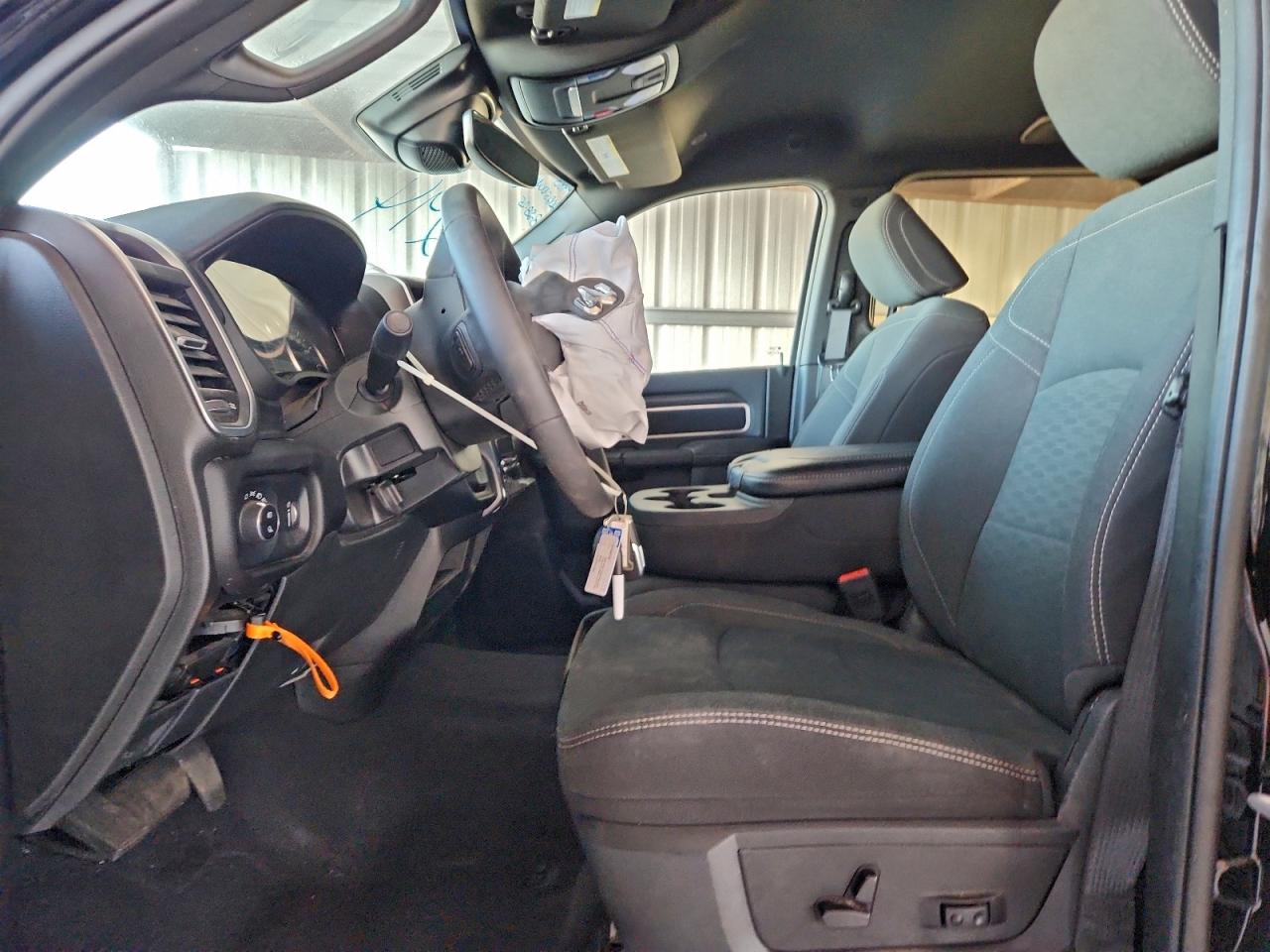 2025 RAM 2500 BIG HORN photo 13