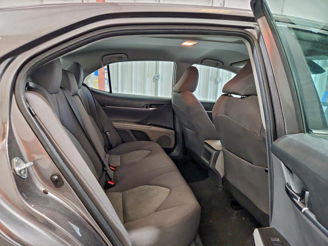 2022 TOYOTA CAMRY LE photo 19