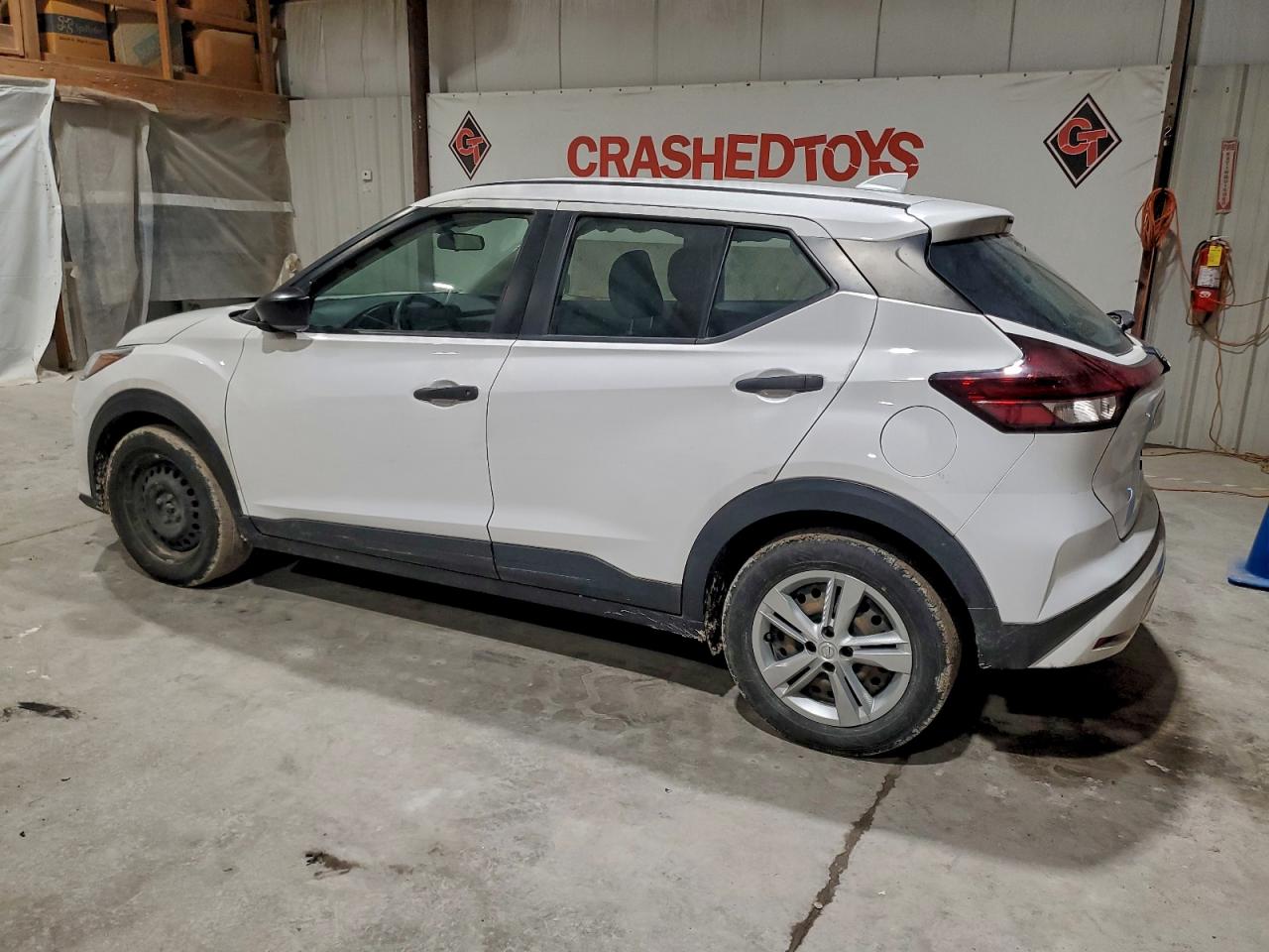 2023 NISSAN KICKS S photo 3