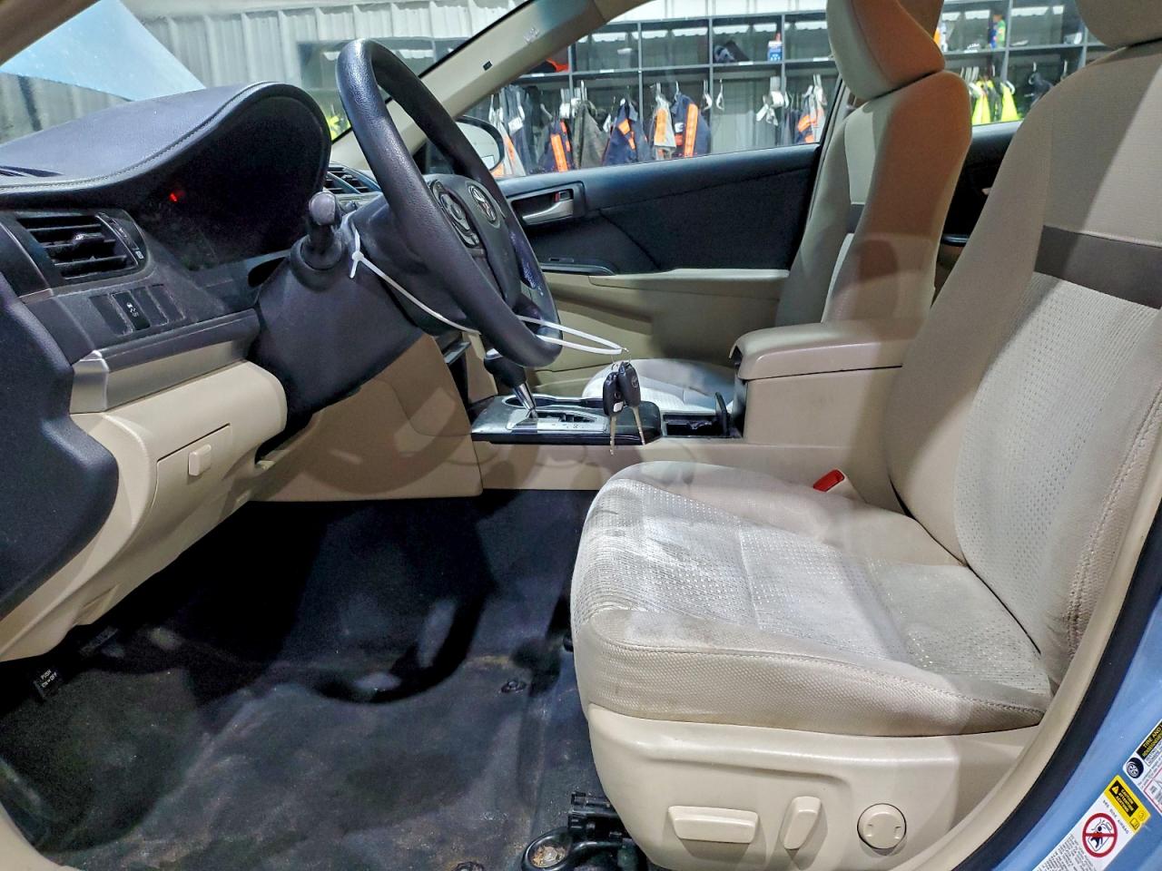 2013 TOYOTA CAMRY LE photo 7