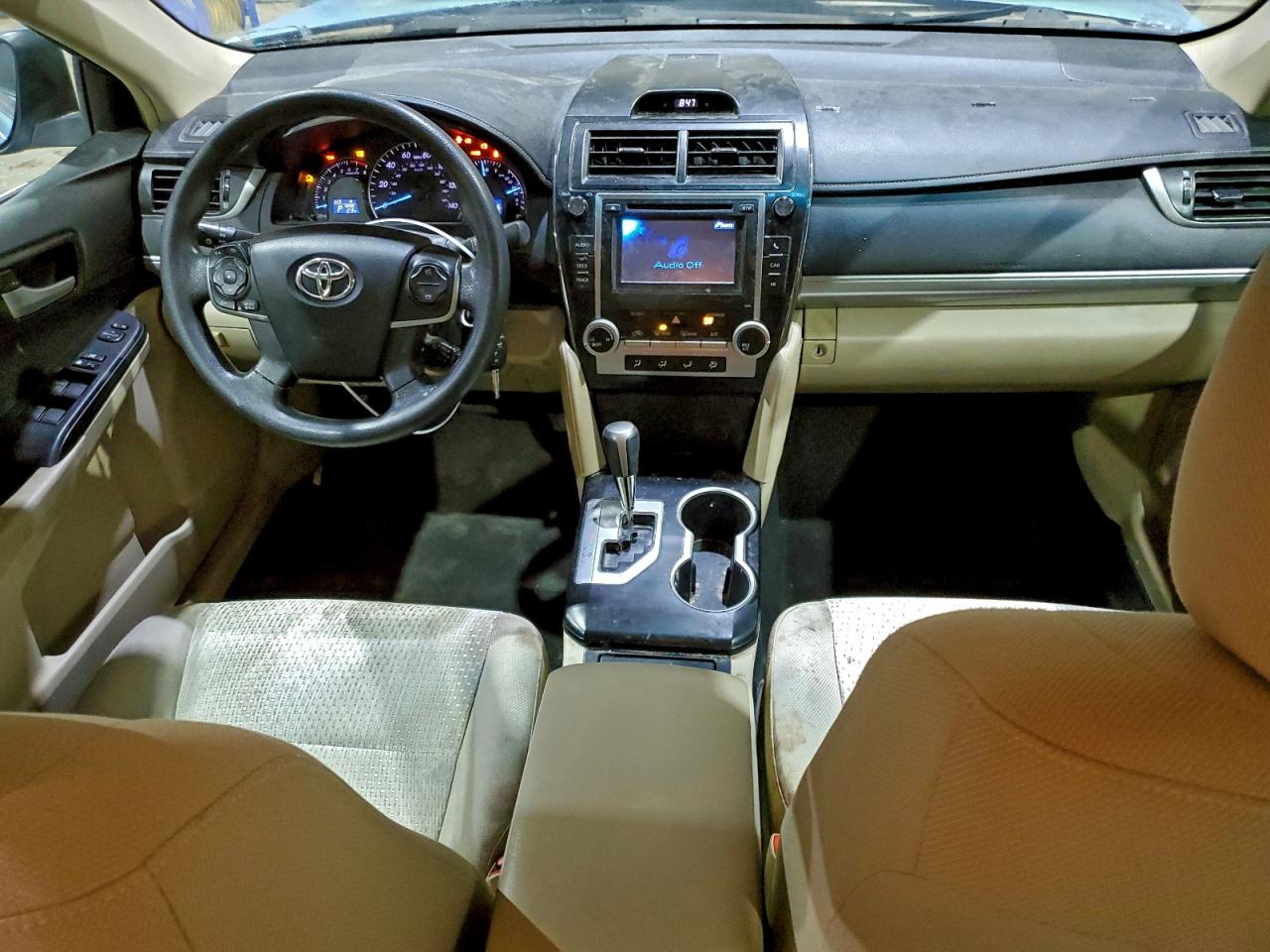 2013 TOYOTA CAMRY LE photo 8